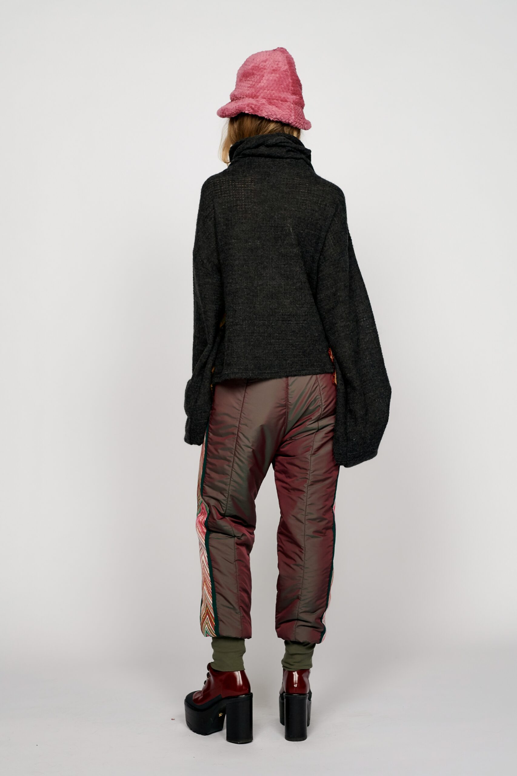 Pantalon MEDA SKI V. Materiale naturale, design unicat, cu broderie si aplicatii handmade