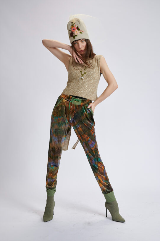 Pantalon Shay. Materiale naturale, design unicat, cu broderie si aplicatii handmade