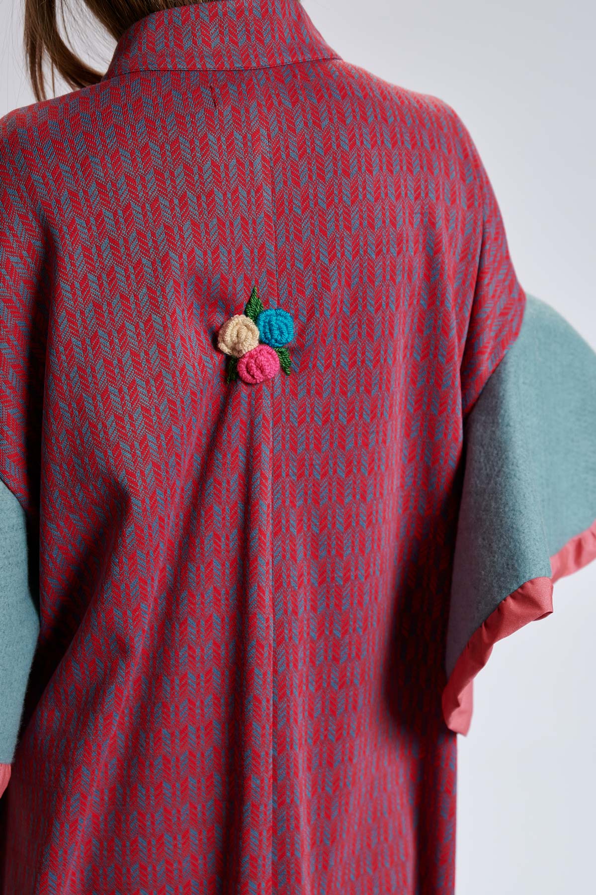 Cape KENIA R. Natural fabrics, original design, handmade embroidery