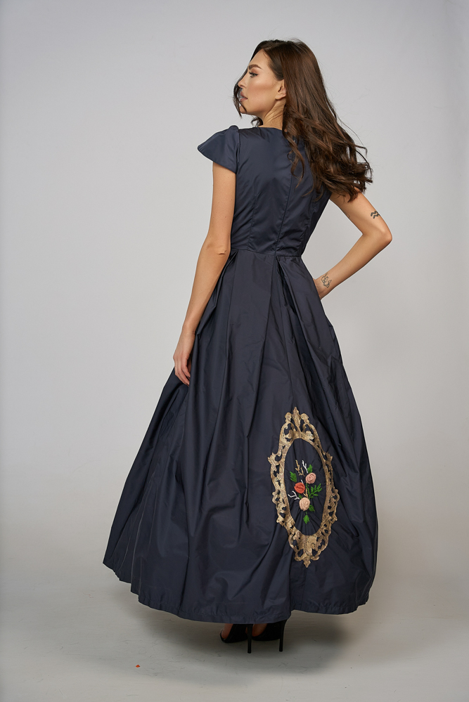 Dress CHLOE. Natural fabrics, original design, handmade embroidery