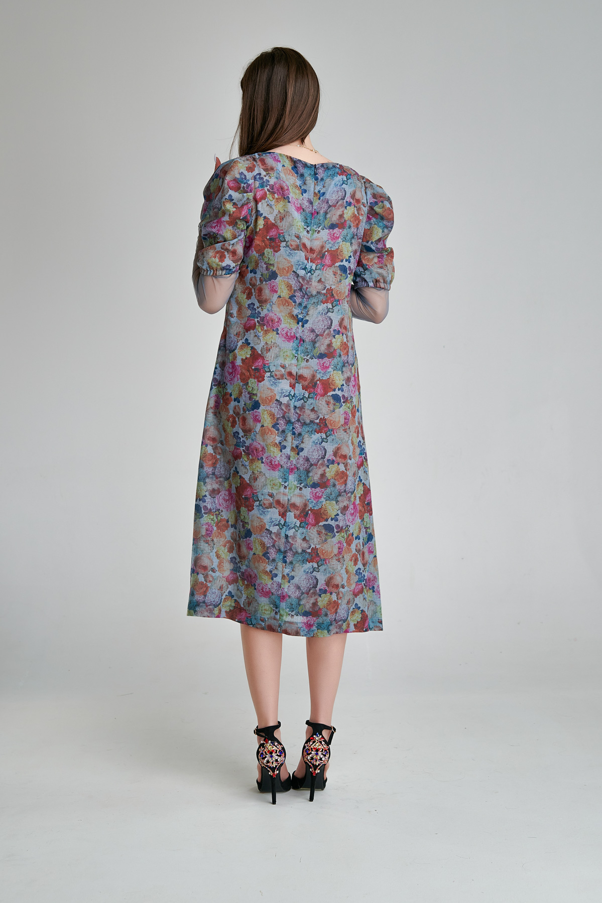 Elegant floral DARIA dress with puffy sleeves and tulle gloves. Natural fabrics, original design, handmade embroidery