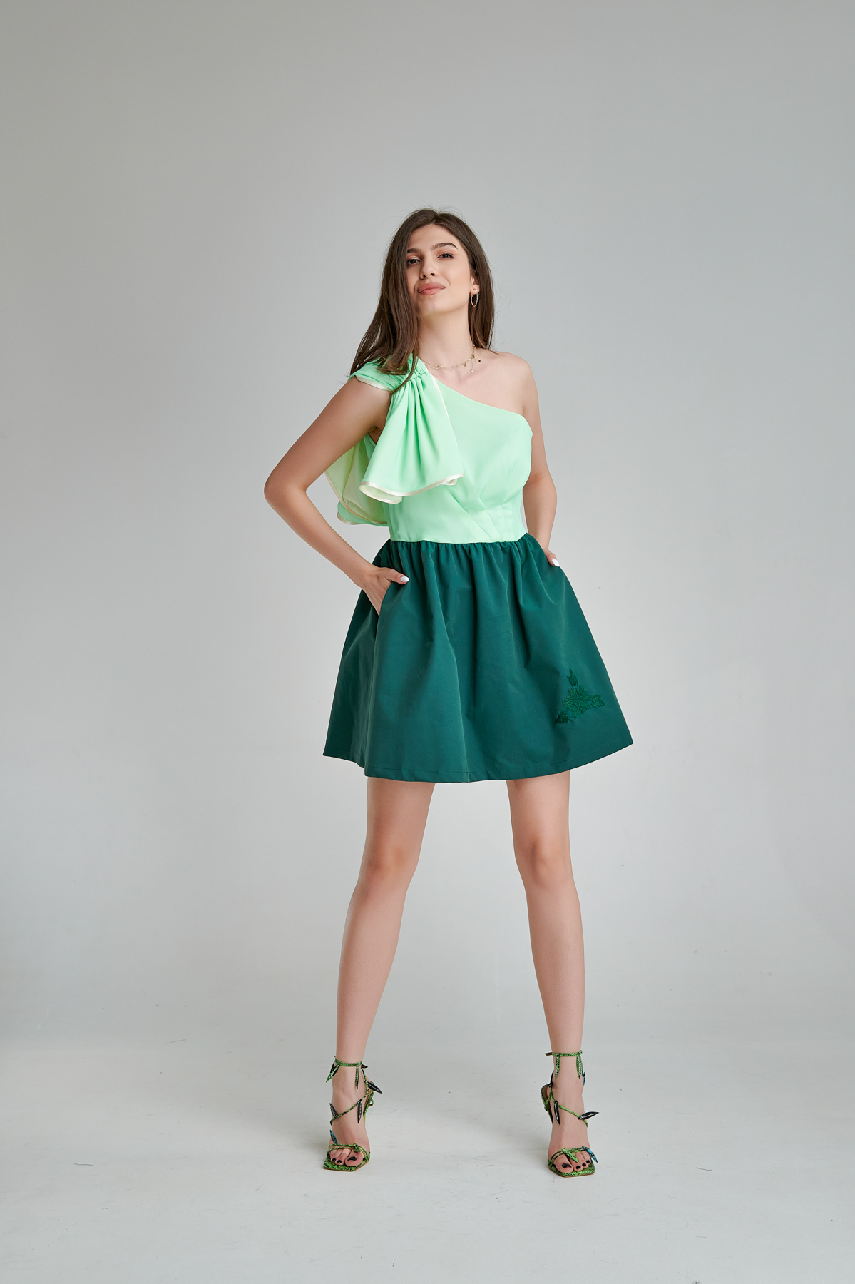 MINNY green casual dress with asymmetrical neckline. Natural fabrics, original design, handmade embroidery