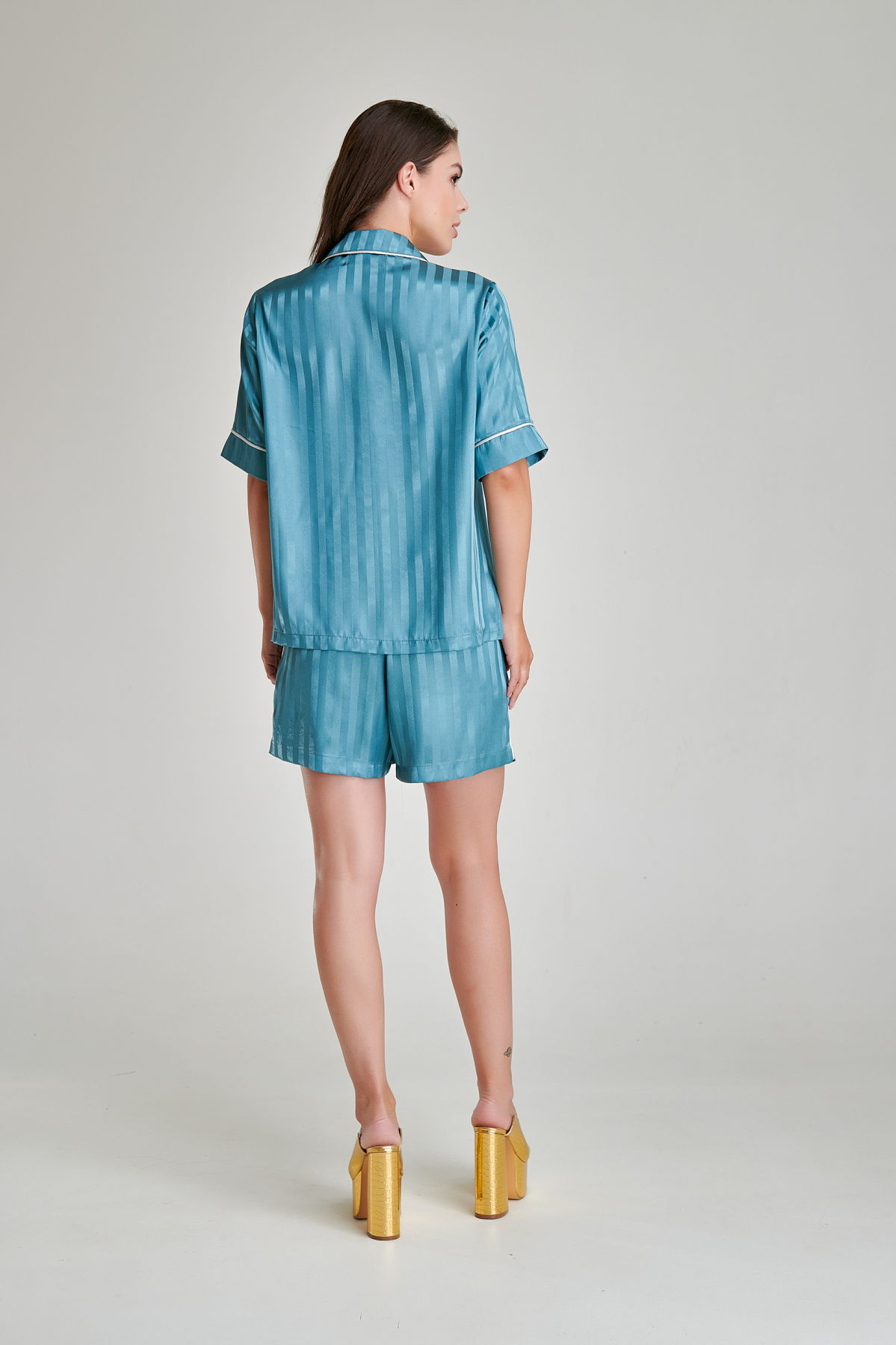 SURY home shirt with short sleeves in blue metal. Natural fabrics, original design, handmade embroidery