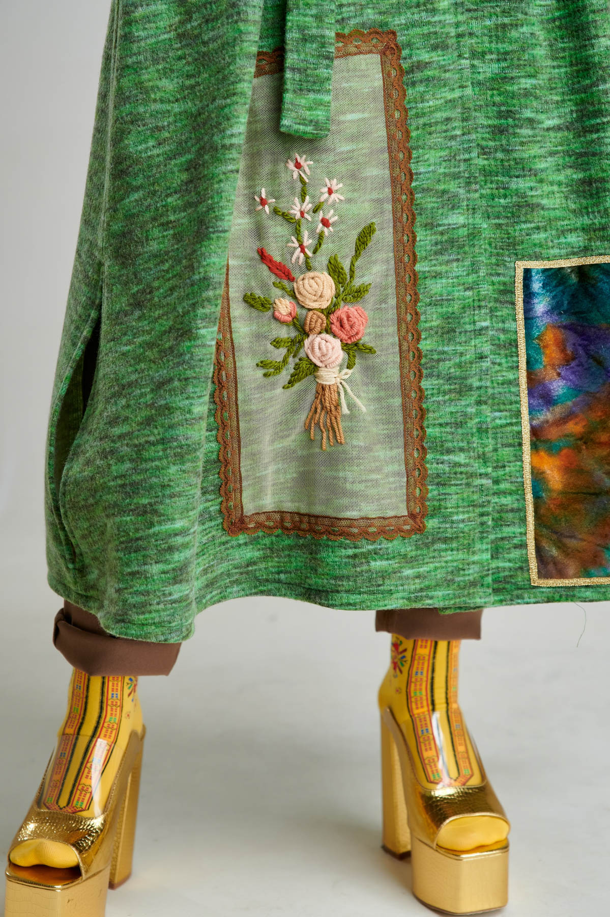 DALY versatile green knit poncho. Natural fabrics, original design, handmade embroidery