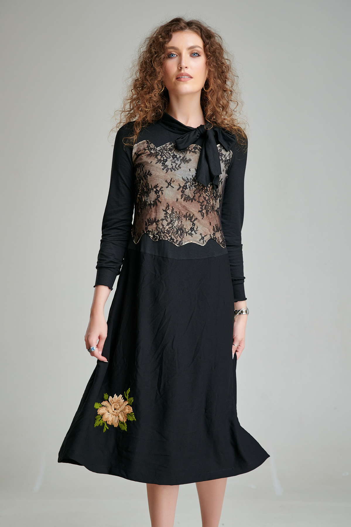 ALEXA casual black dress with lace and floral embroidery. Natural fabrics, original design, handmade embroidery