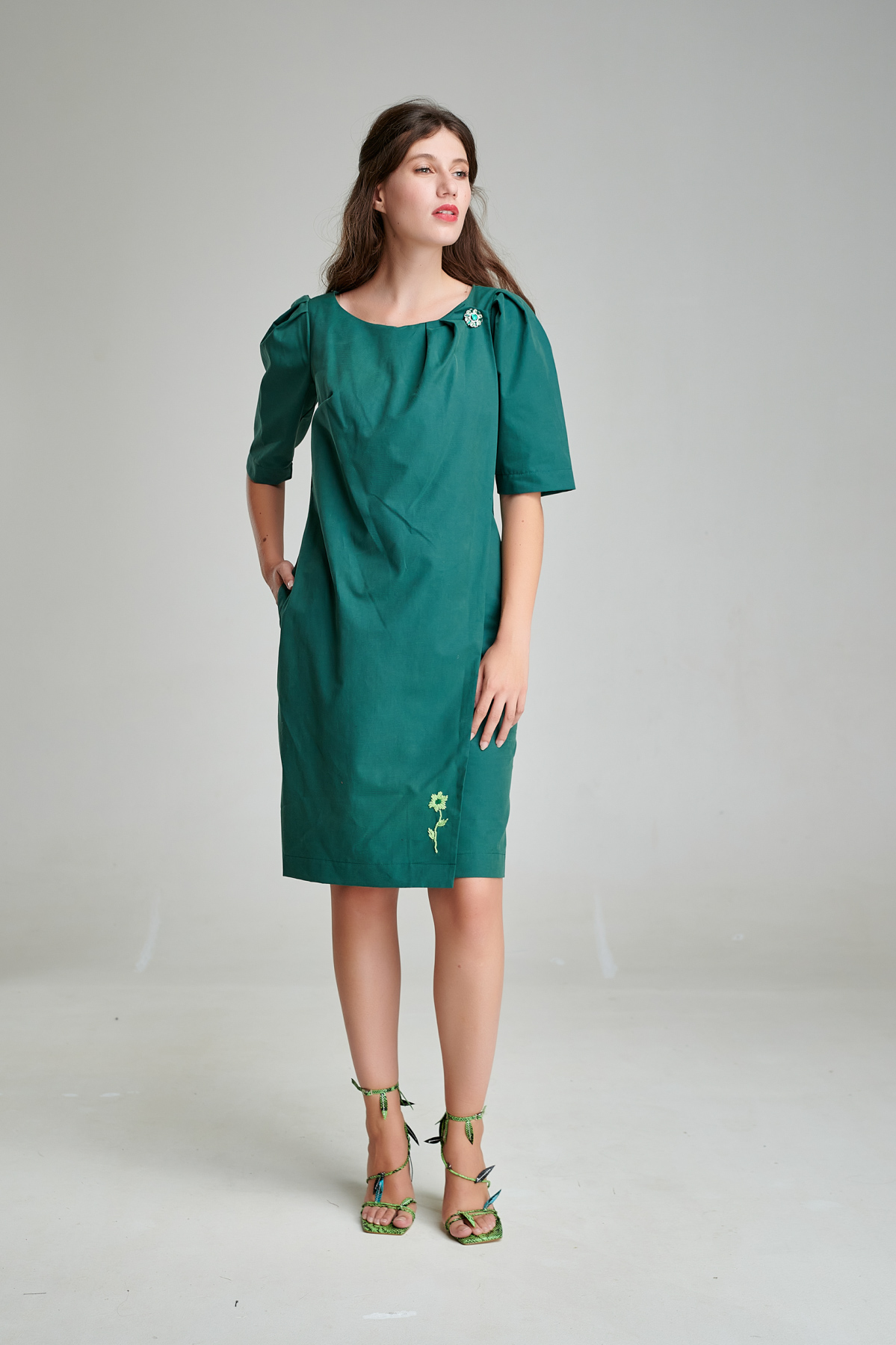 OLIVIER emerald green dress. Natural fabrics, original design, handmade embroidery