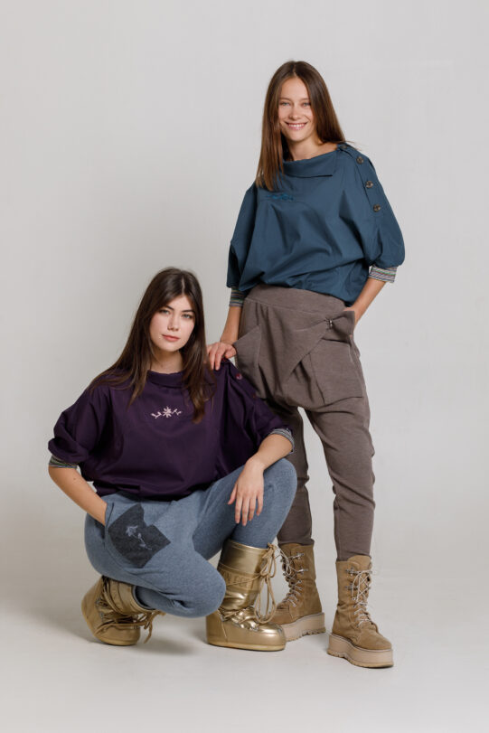 Pantalon TAOMI casual din tricot grej. Materiale naturale, design unicat, cu broderie si aplicatii handmade