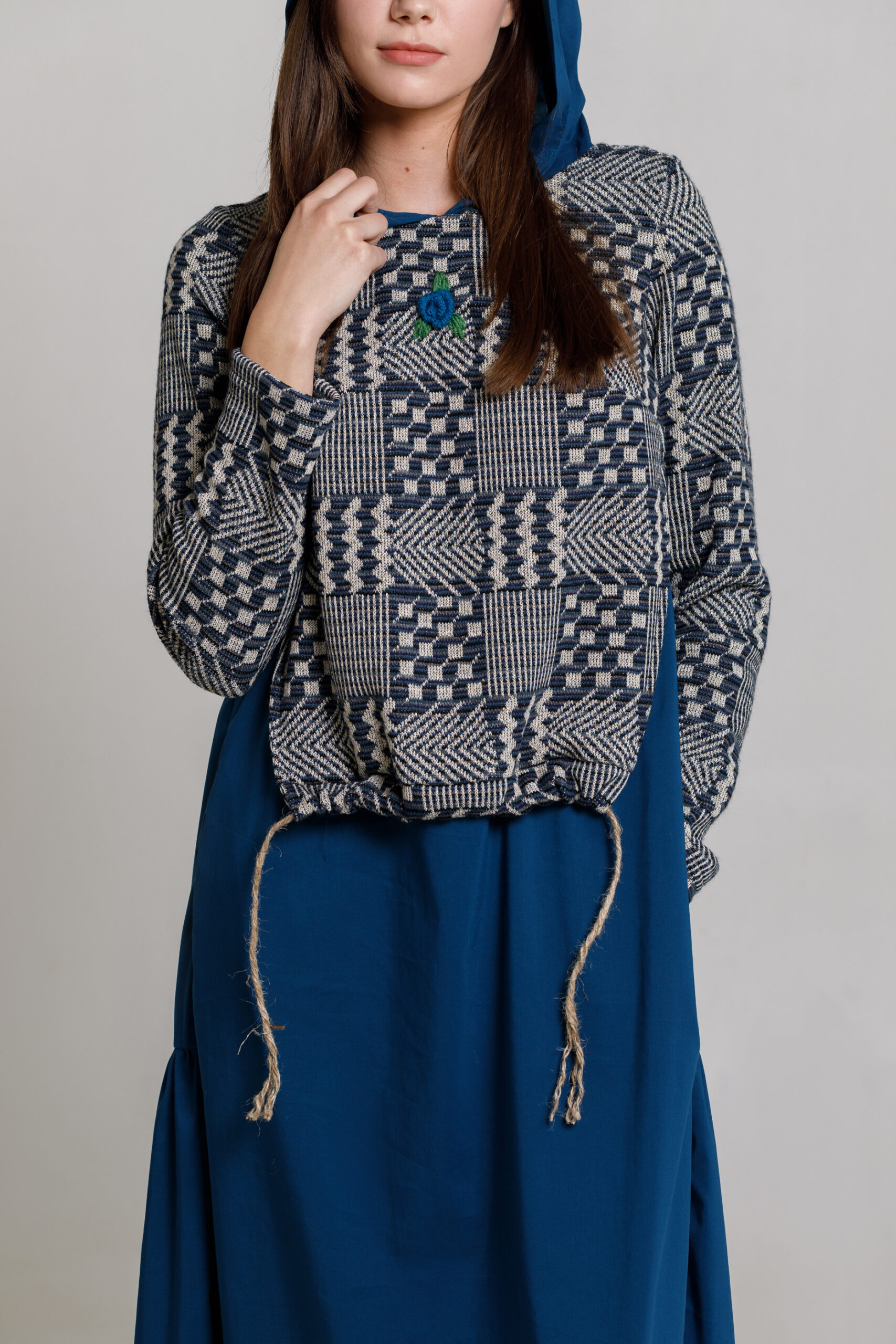 Dress INDRA casual poplin and felt. Natural fabrics, original design, handmade embroidery