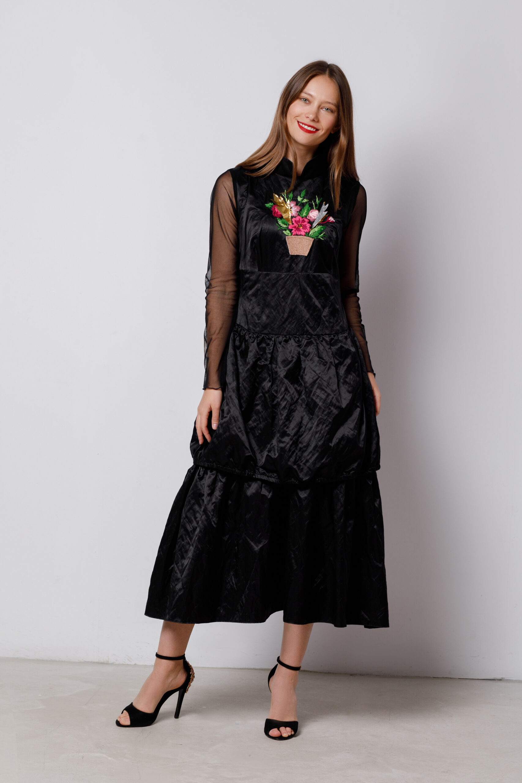 Rochie AVENA eleganta din satin negru cu broderie florala. Materiale naturale, design unicat, cu broderie si aplicatii handmade