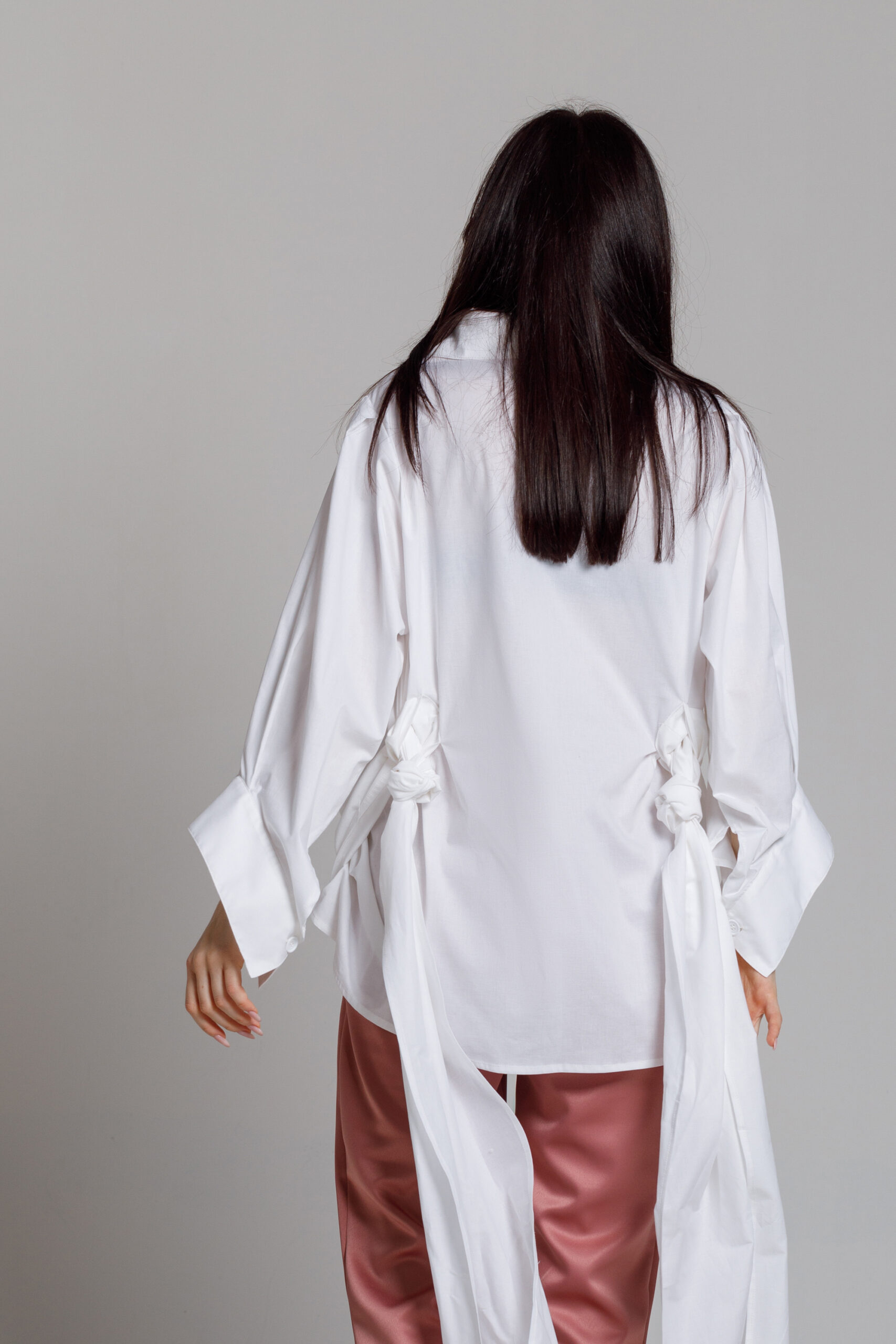 BIANCO shirt with oversized sleeves. Natural fabrics, original design, handmade embroidery