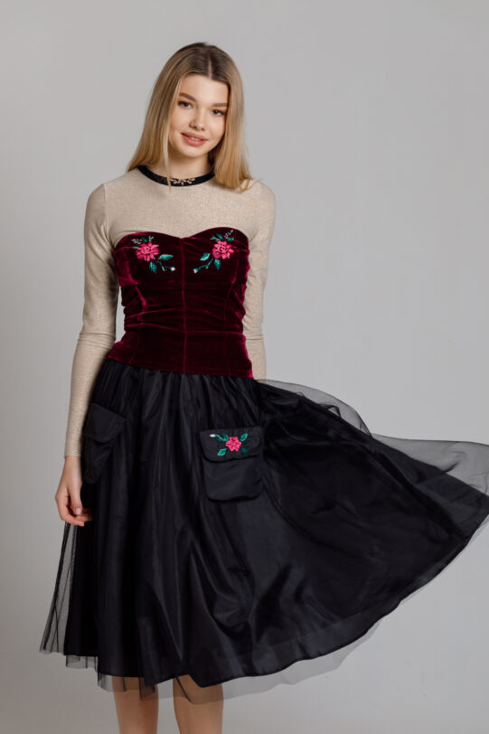 TANIA tulle skirt with pockets. Natural fabrics, original design, handmade embroidery