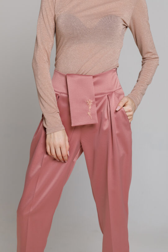 Pantalon LEONARD din tercot satinat roz. Materiale naturale, design unicat, cu broderie si aplicatii handmade