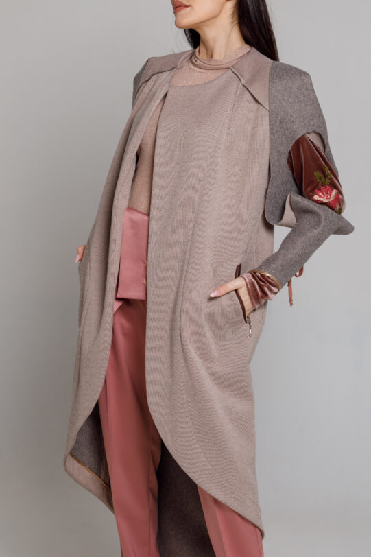 Overcoat INDY pink fabric. Natural fabrics, original design, handmade embroidery