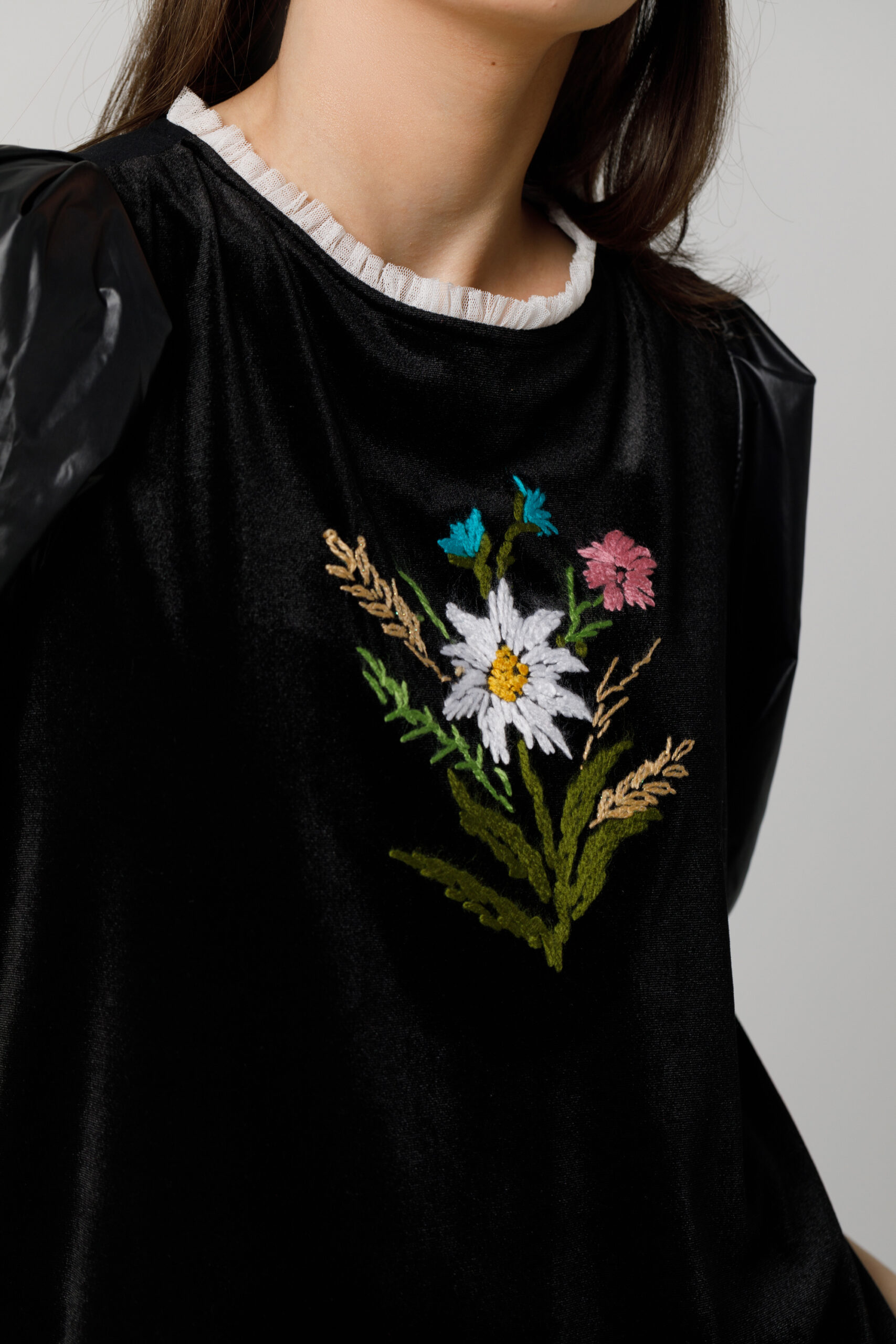 Analia asymmetrical blouse with white lace border. Natural fabrics, original design, handmade embroidery