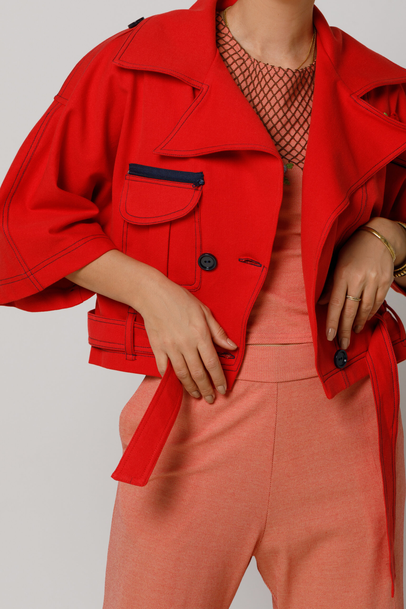 Jacheta LETO casual rosie scurta cu cordon. Materiale naturale, design unicat, cu broderie si aplicatii handmade