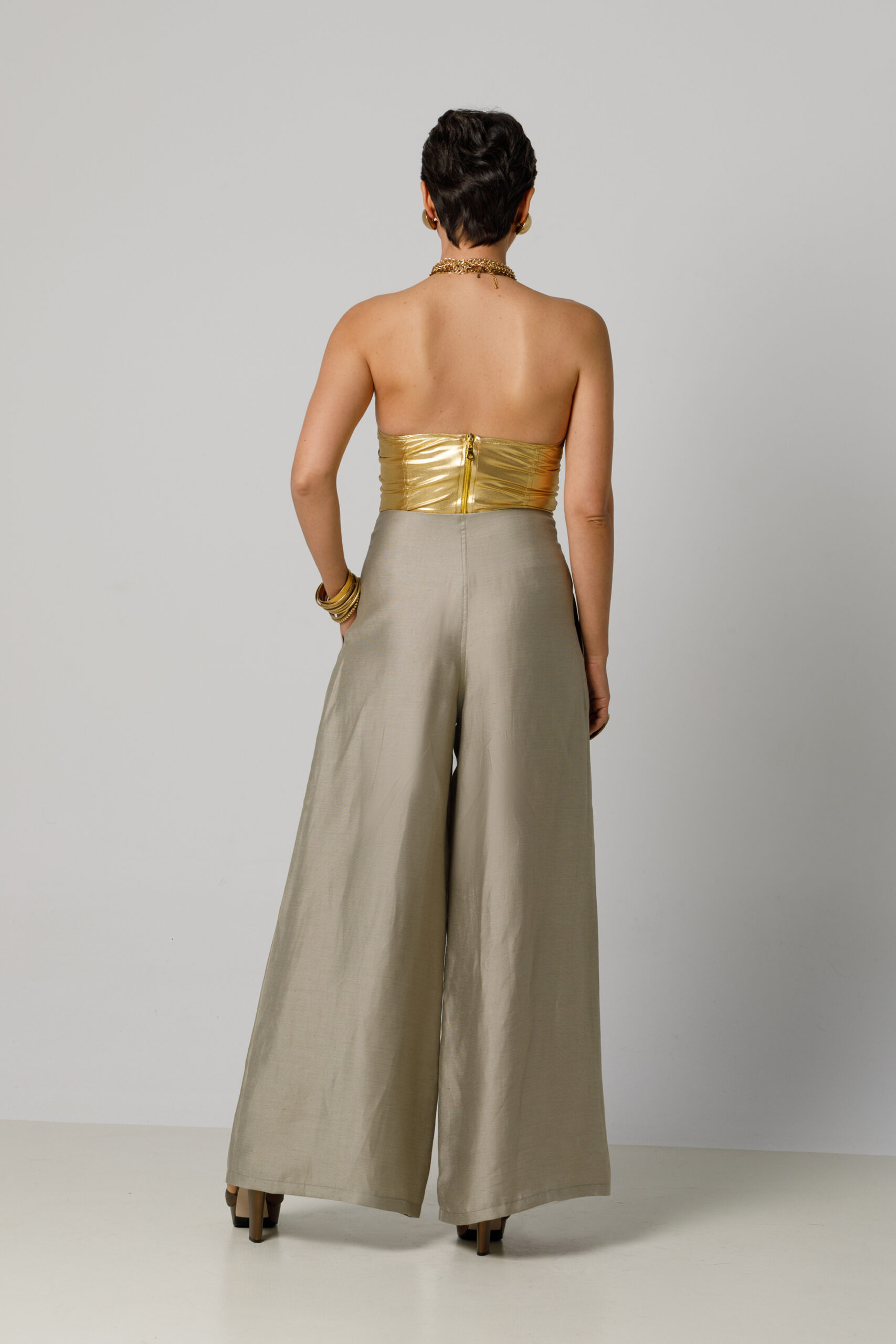 Pantalon ABBY casual din in cu nasturi aurii. Materiale naturale, design unicat, cu broderie si aplicatii handmade