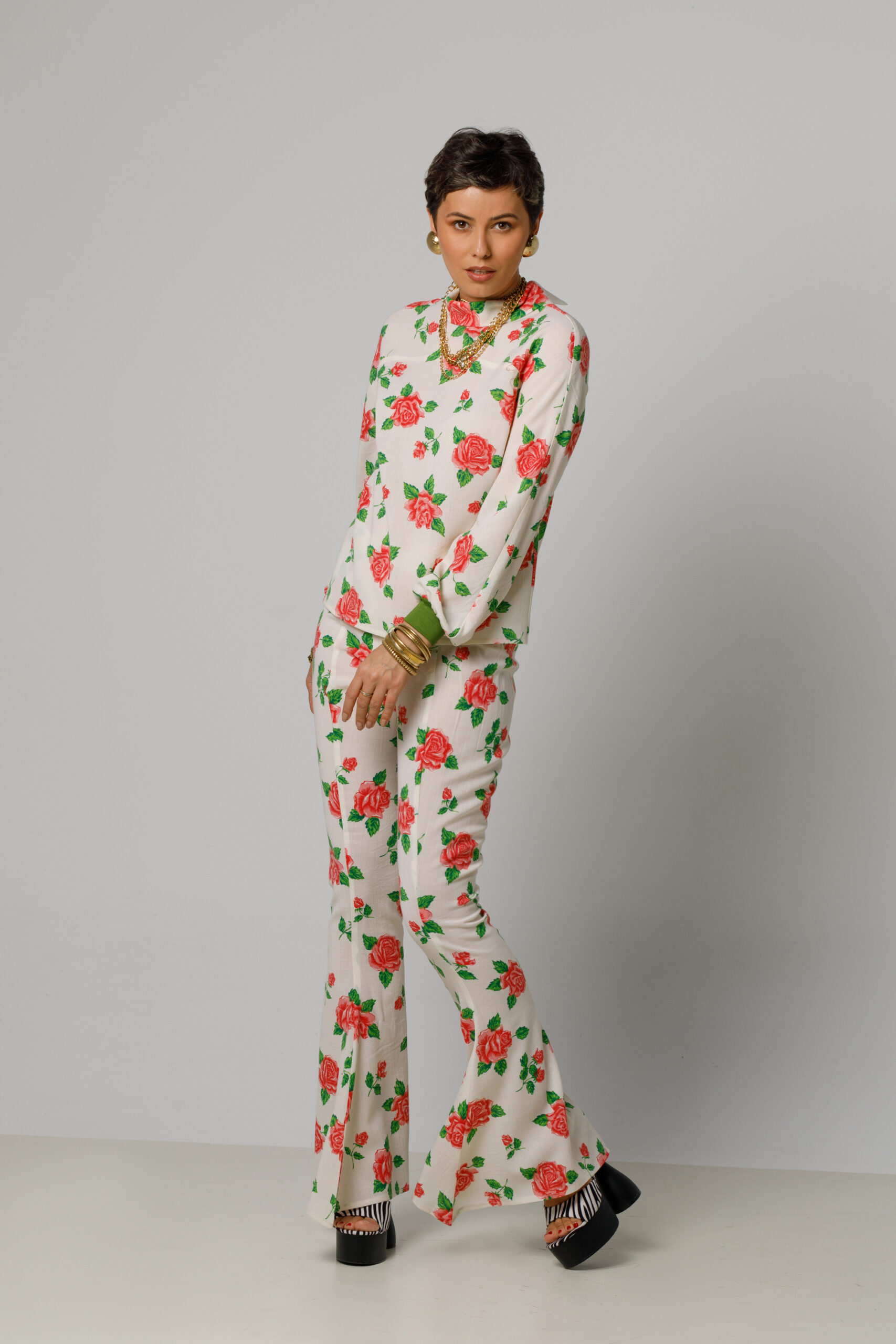 ERWIN casual floral poplin blouse. Natural fabrics, original design, handmade embroidery