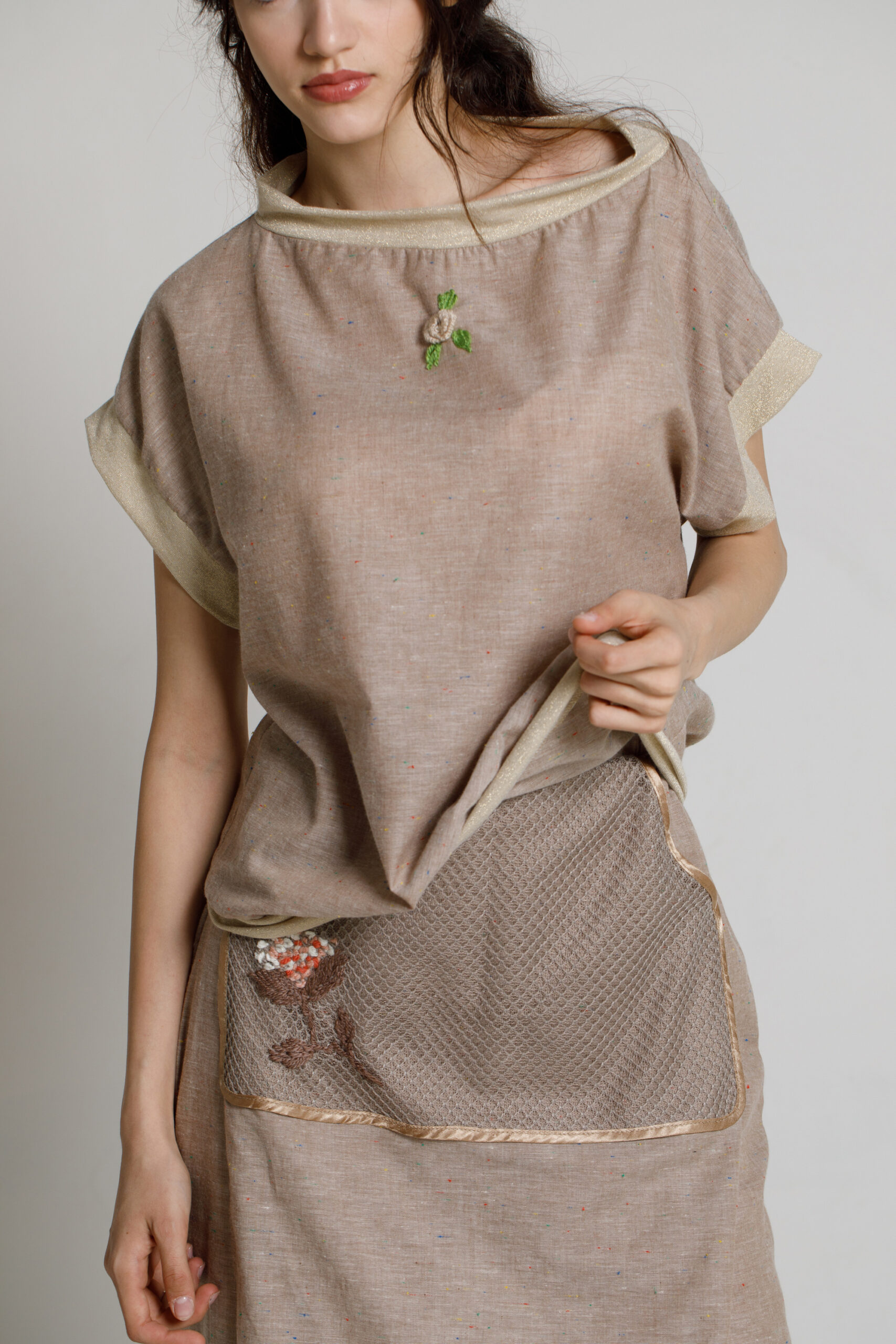 DEBRA casual poplin and jersey blouse. Natural fabrics, original design, handmade embroidery