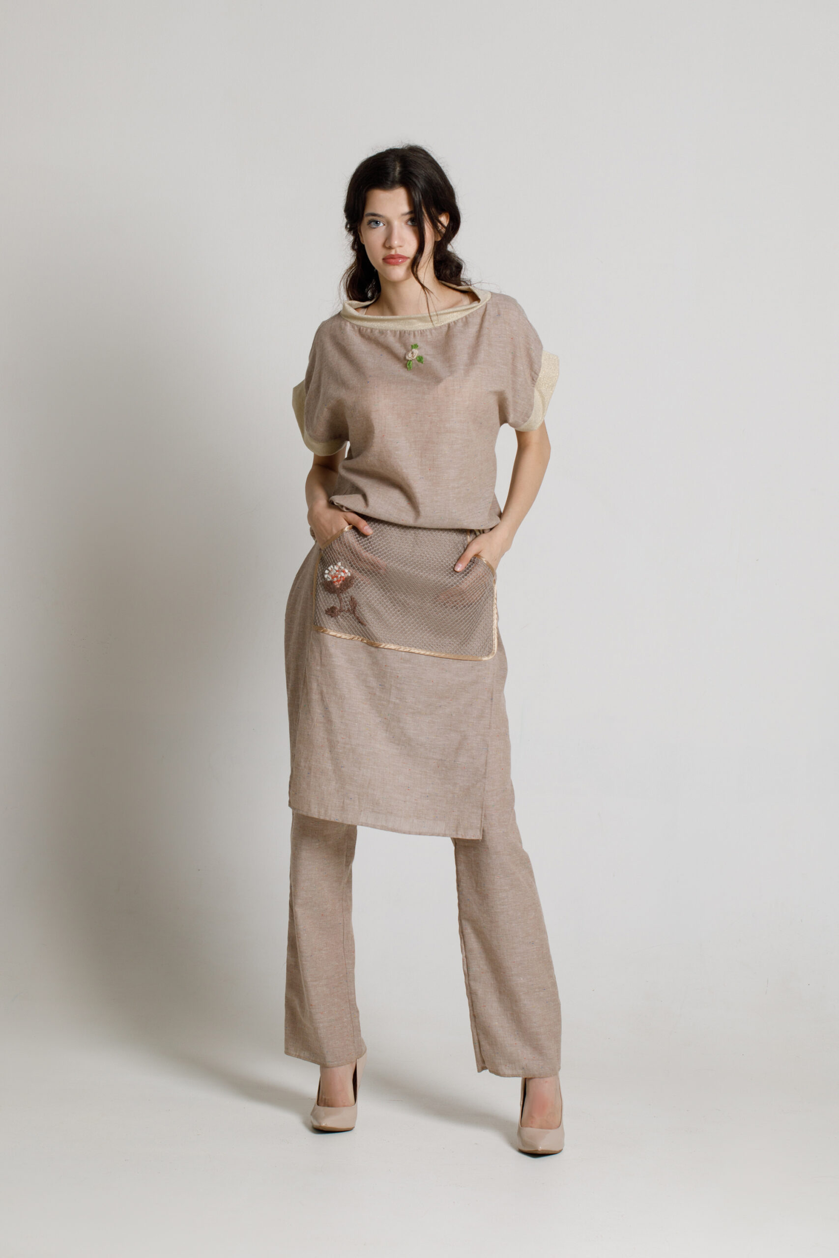 LEY casual pants in poplin and mesh. Natural fabrics, original design, handmade embroidery