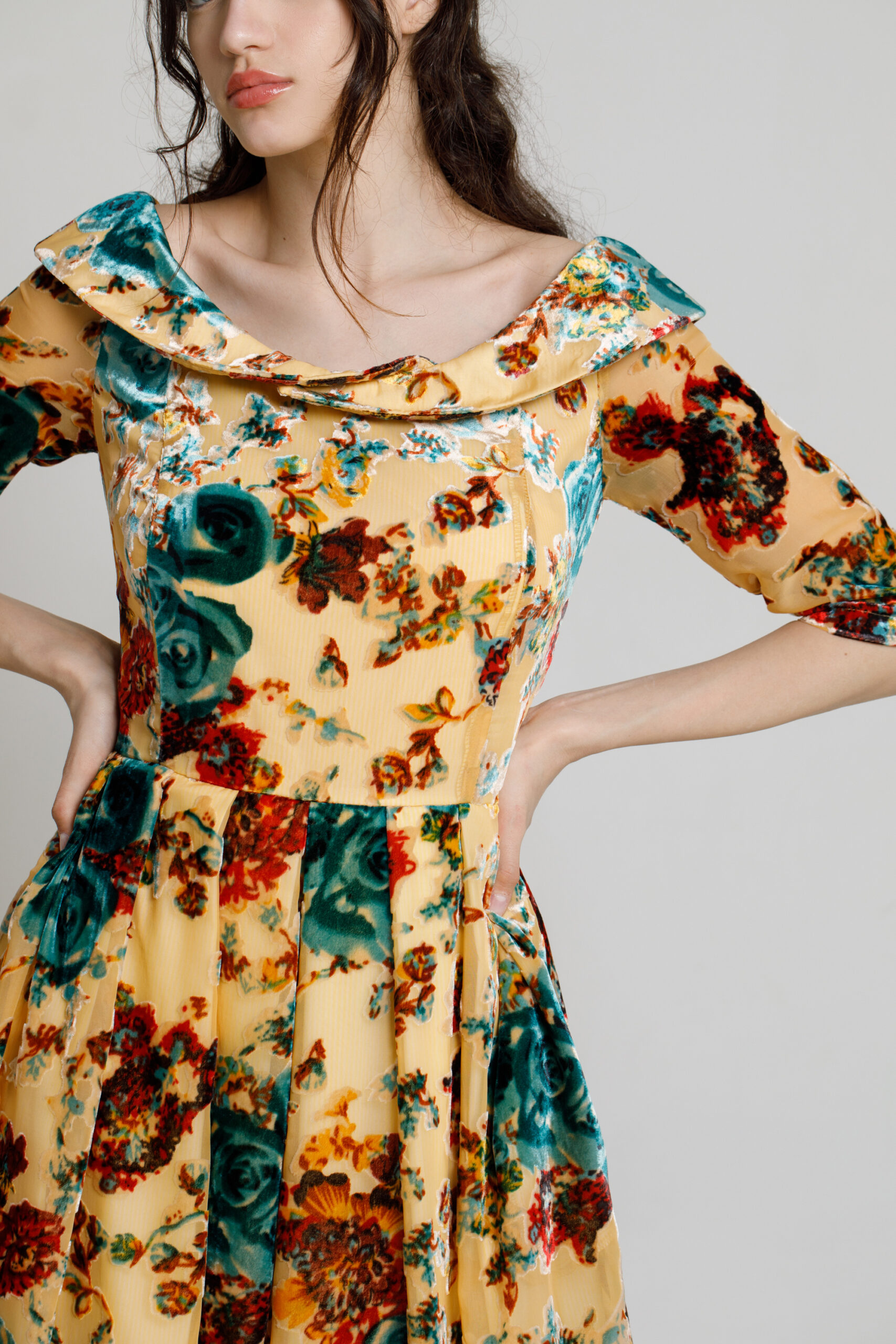 DIVINA elegant velvet dress with floral motifs. Natural fabrics, original design, handmade embroidery