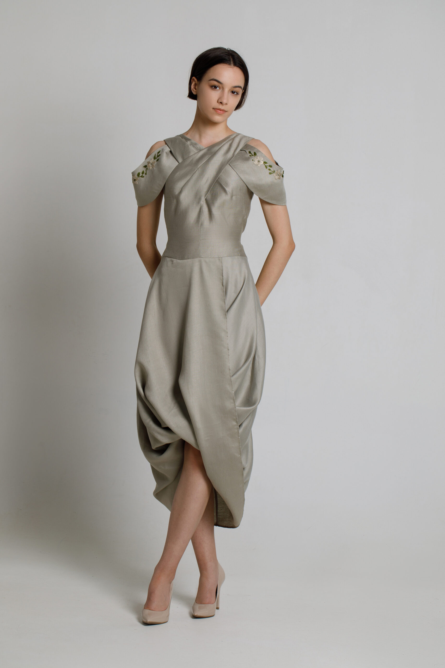 ADALIA elegant tulip dress with dropped sleeves. Natural fabrics, original design, handmade embroidery