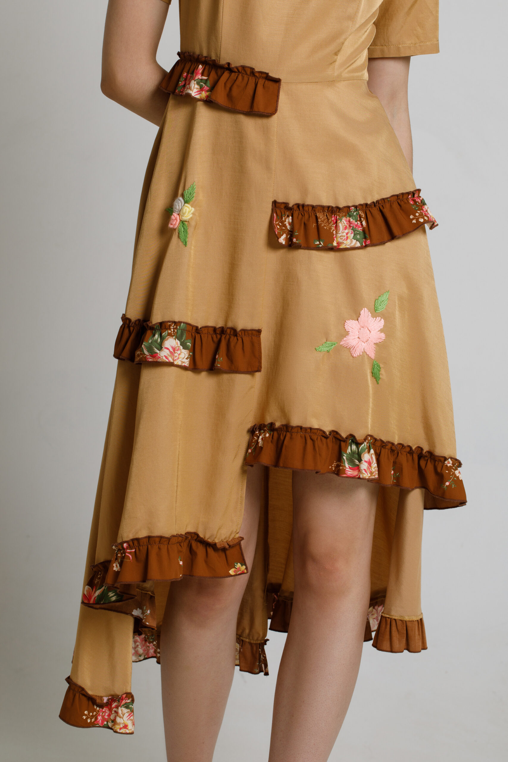 HERA cream casual asymmetric dress with ruffles. Natural fabrics, original design, handmade embroidery