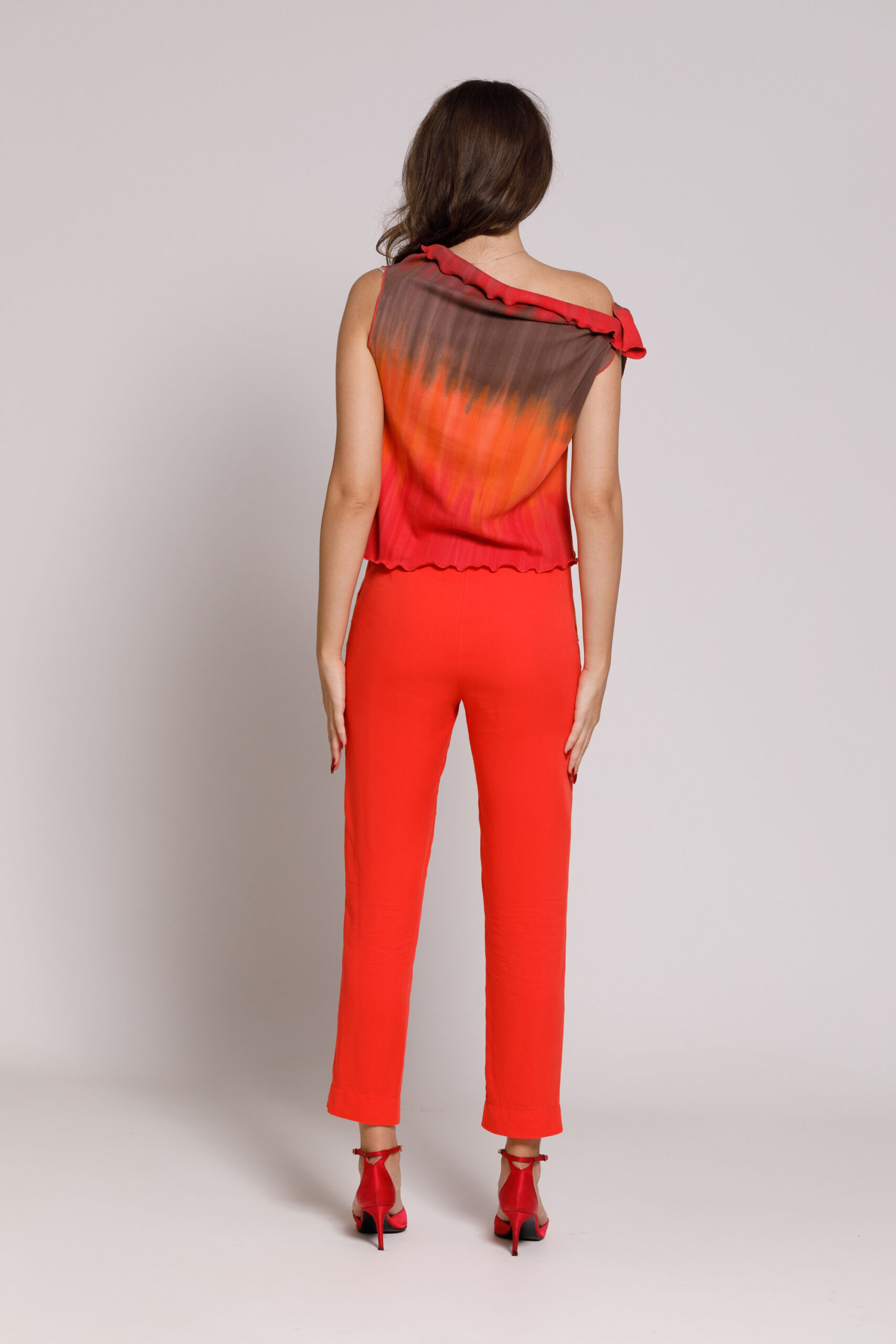 Orange casual blouse in gradient orange jersey. Natural fabrics, original design, handmade embroidery