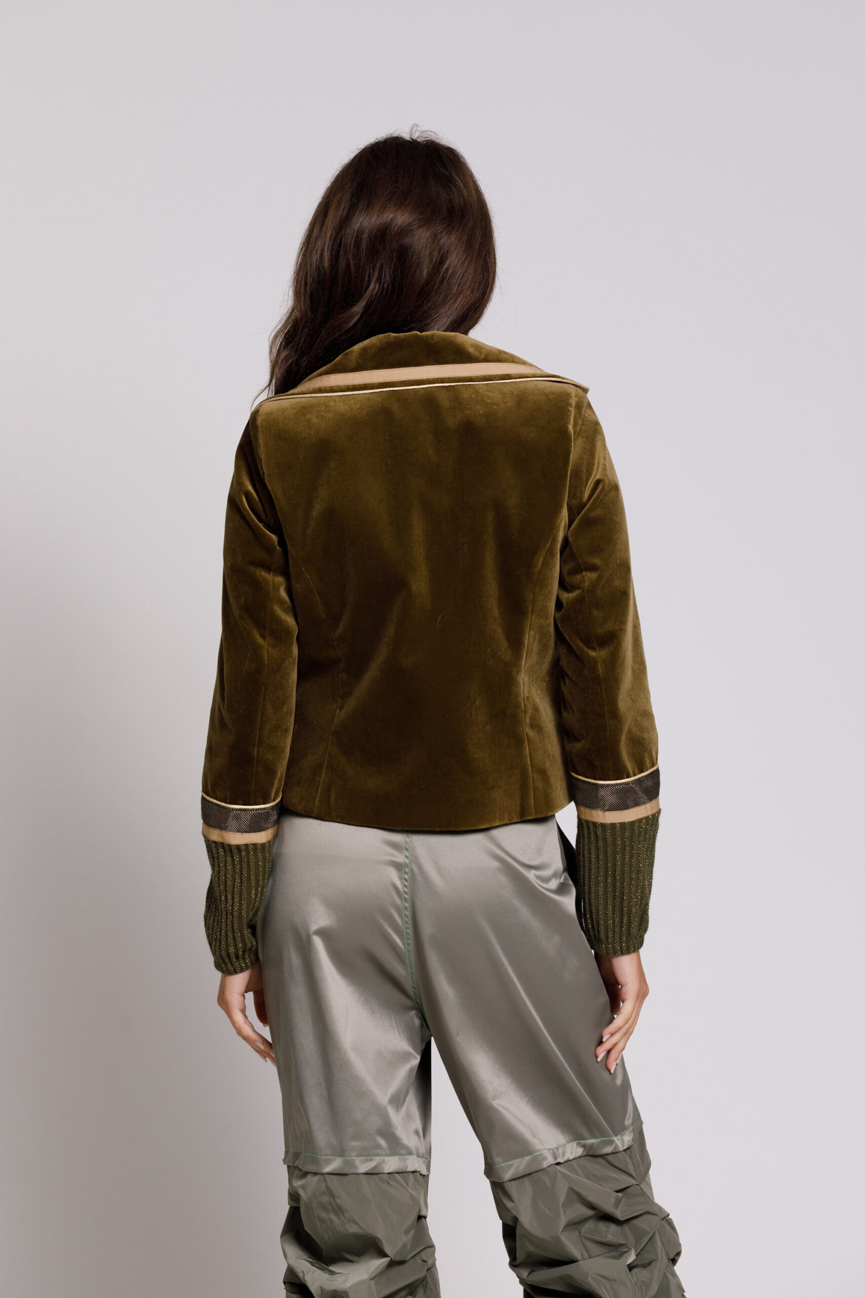 DAVIN casual jacket in olive velvet and knit cuffs. Natural fabrics, original design, handmade embroidery