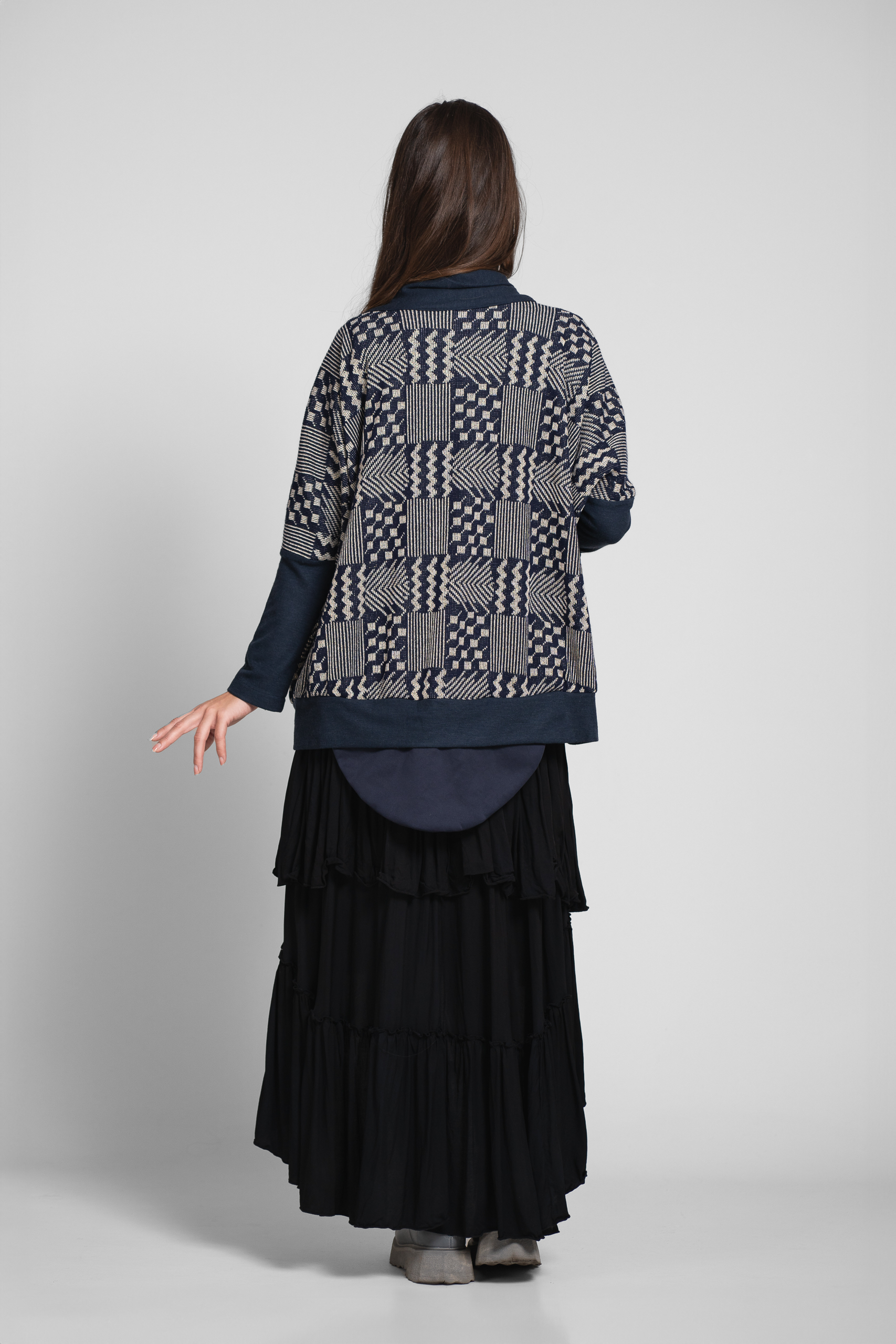 AMON CASUAL BLUE SWEATER WITH POCKETS. Natural fabrics, original design, handmade embroidery