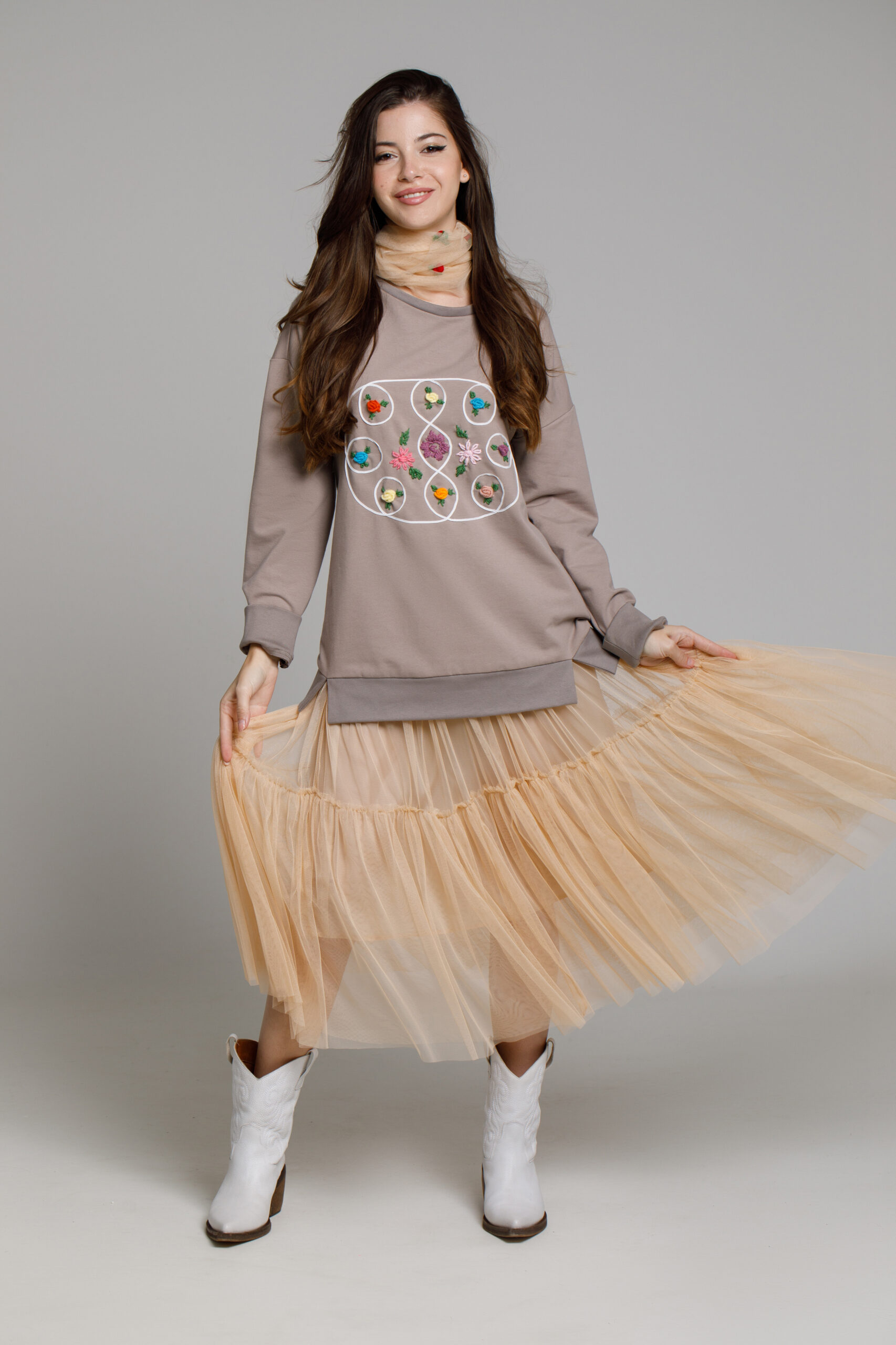 FREIRA cream tulle skirt. Natural fabrics, original design, handmade embroidery