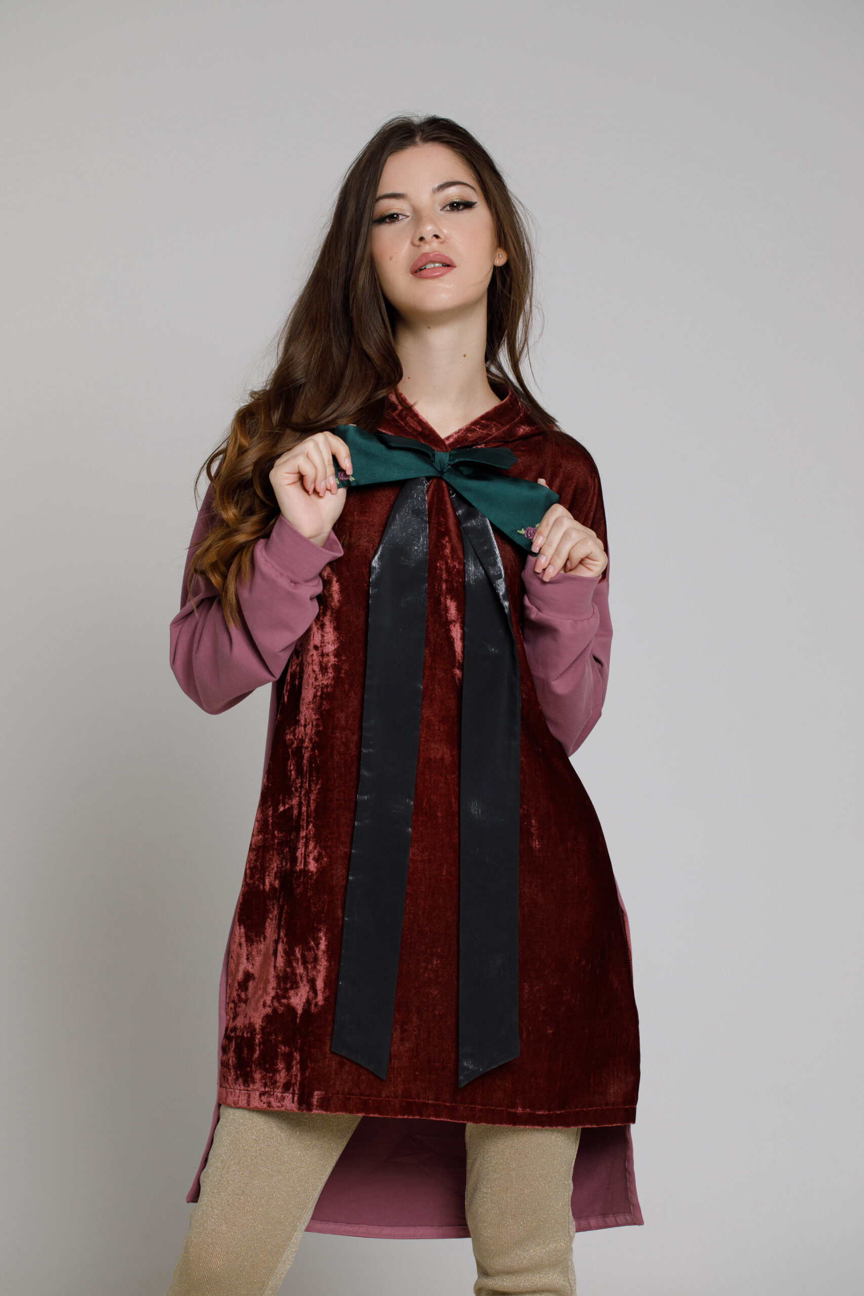 ALARY sweatshirt in burgundy velvet. Natural fabrics, original design, handmade embroidery