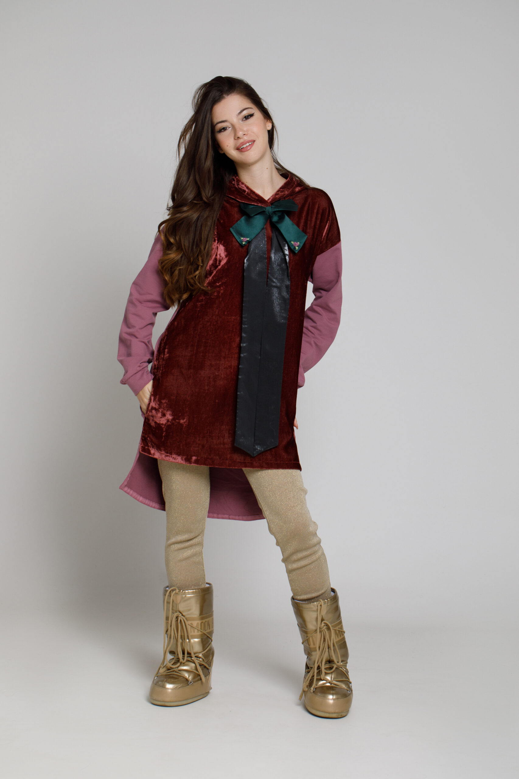 ALARY sweatshirt in burgundy velvet. Natural fabrics, original design, handmade embroidery