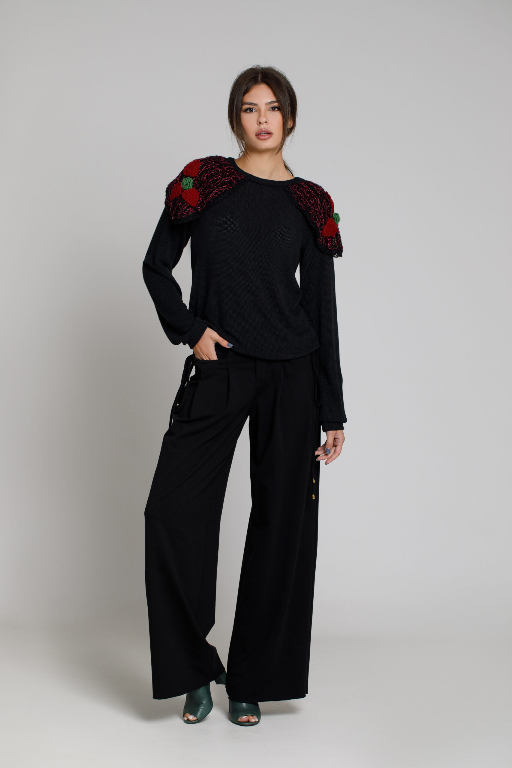 BONNIE Black trousers with clips. Natural fabrics, original design, handmade embroidery