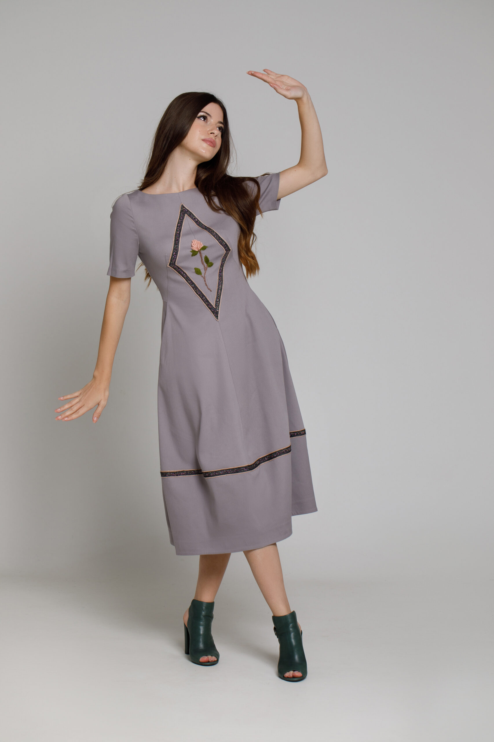 IMMA Gray dress with floral embroidery. Natural fabrics, original design, handmade embroidery