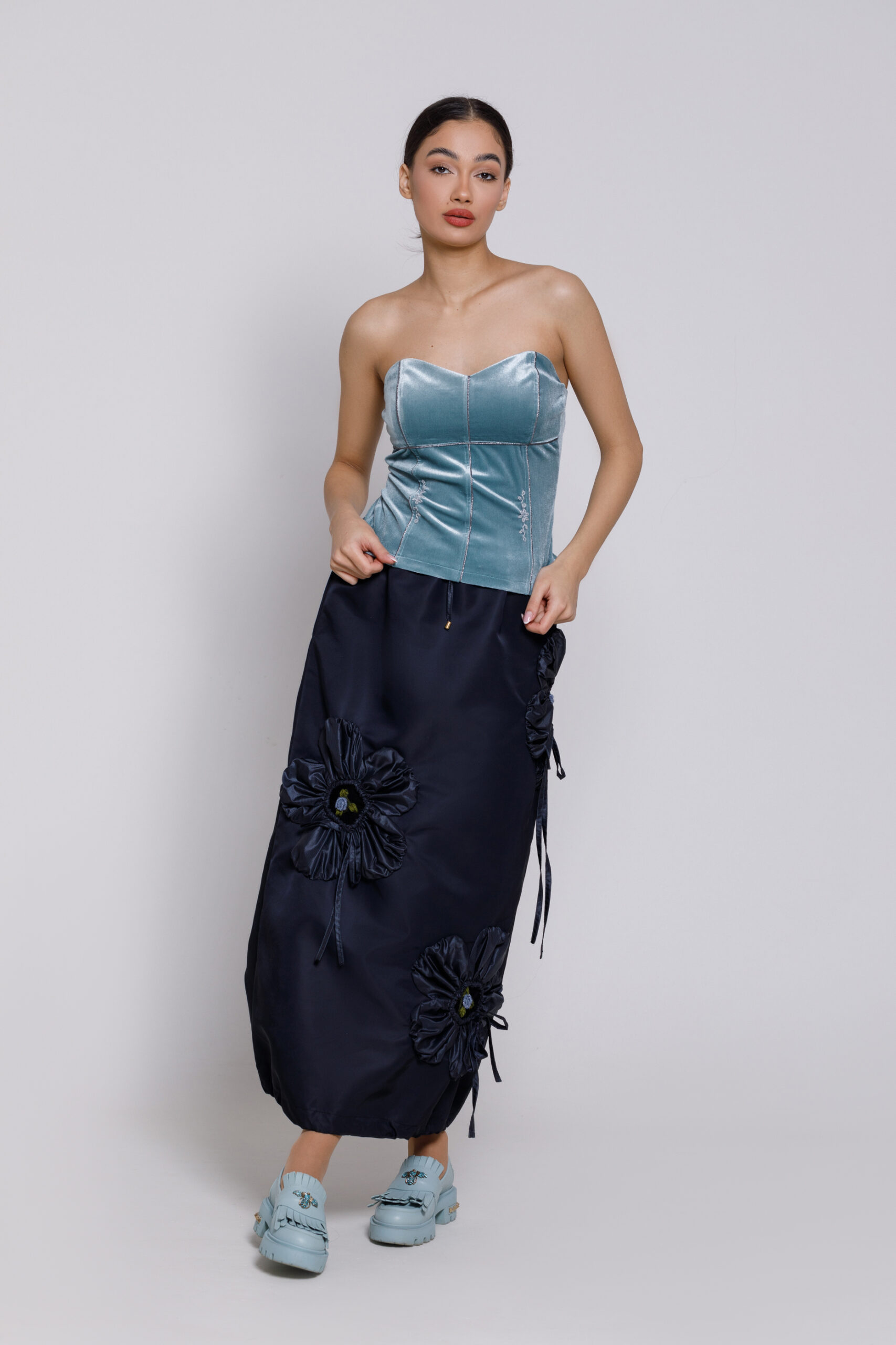 FLORY Navy blue skirt with volumetric flowers. Natural fabrics, original design, handmade embroidery