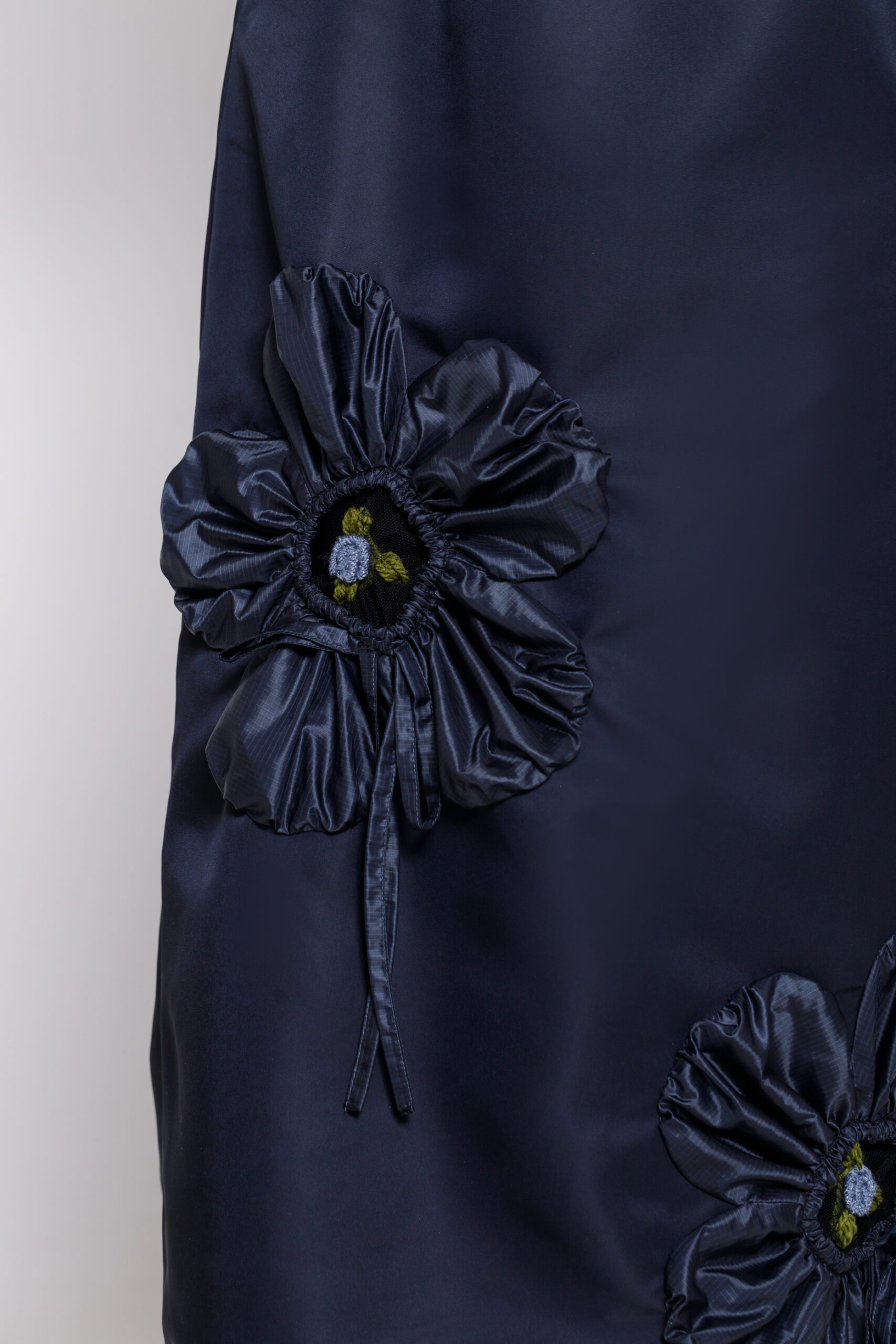FLORY Navy blue skirt with volumetric flowers. Natural fabrics, original design, handmade embroidery