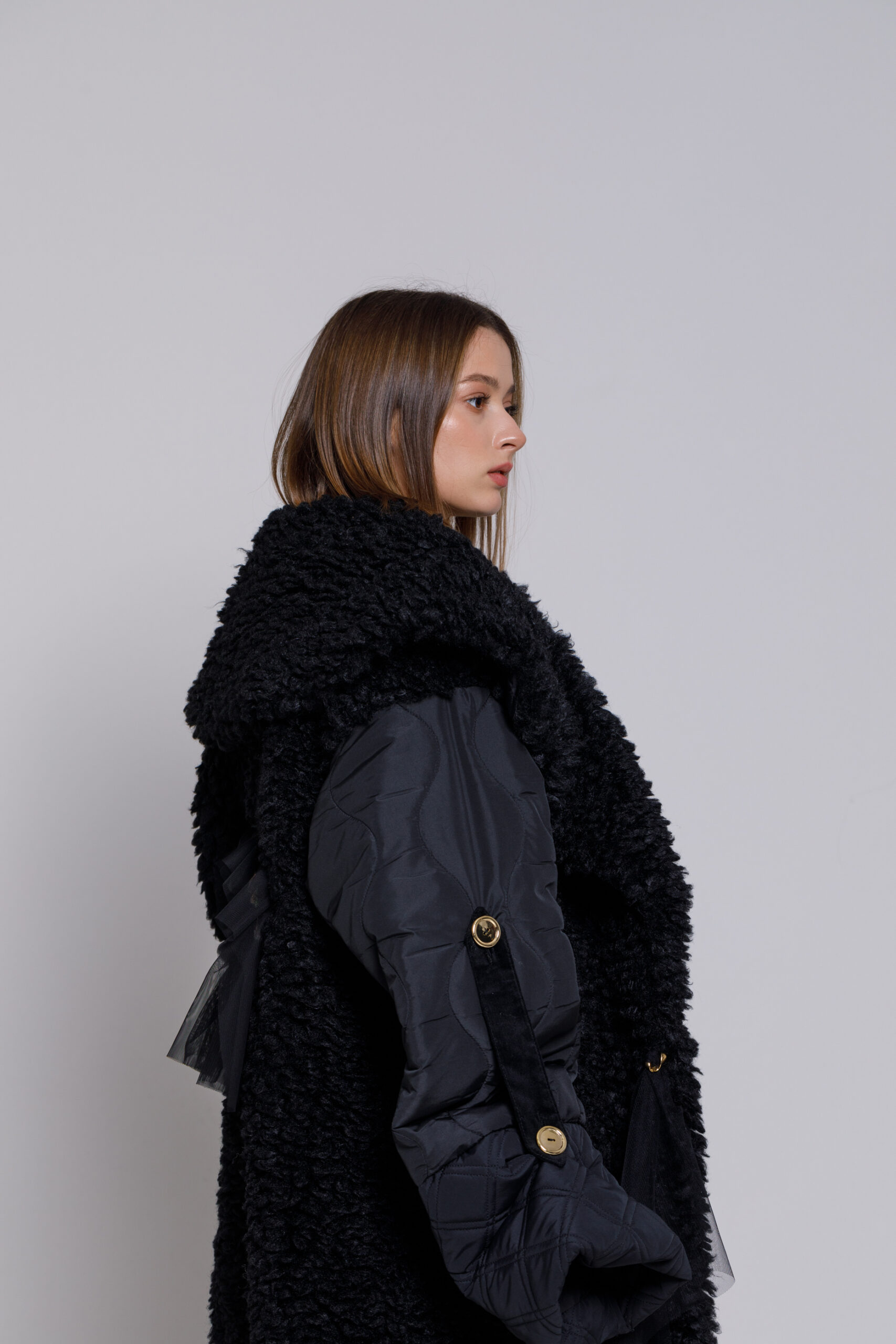 Jacheta LEDA neagra din matlasat cu blana. Materiale naturale, design unicat, cu broderie si aplicatii handmade