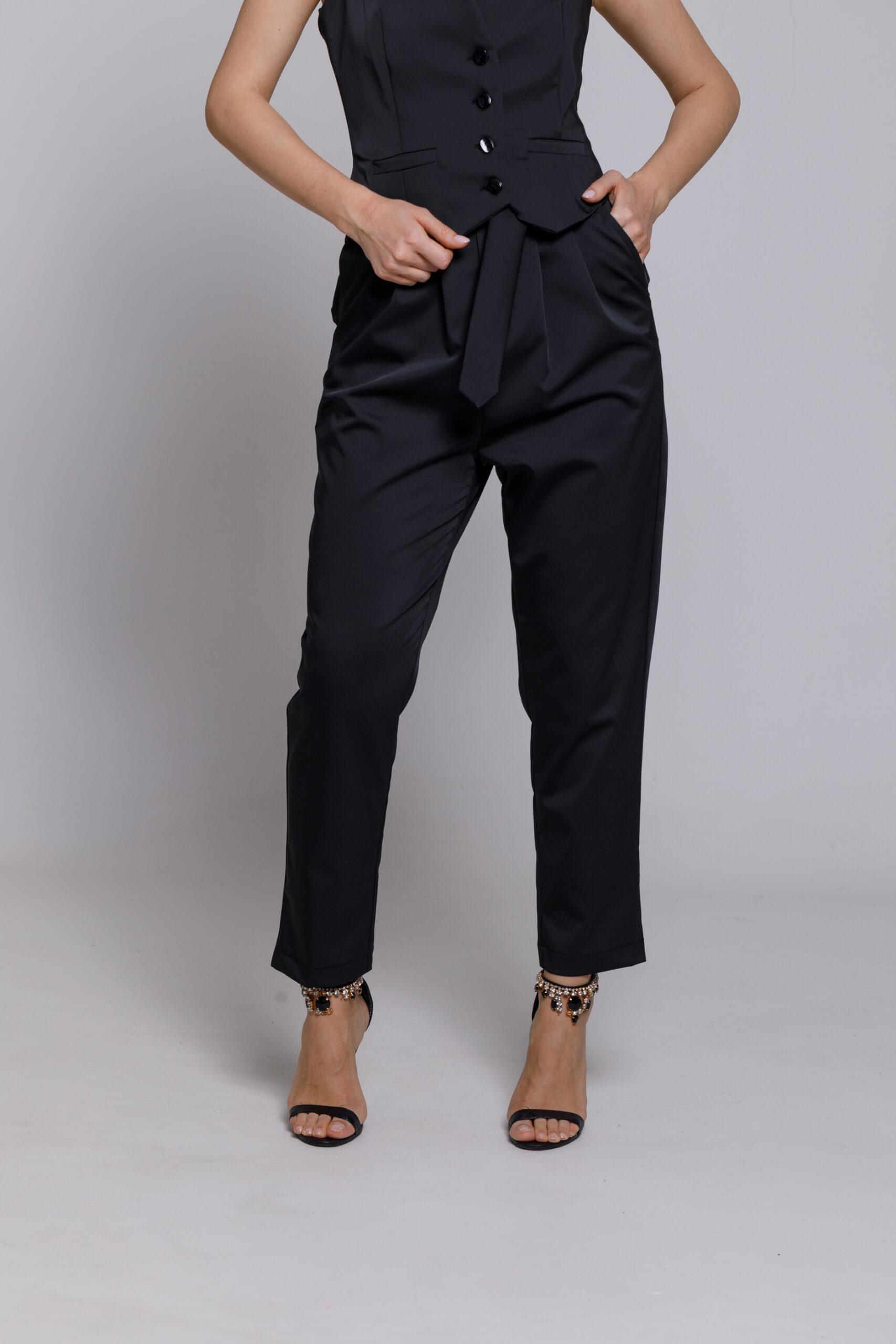 Pantalon CARMEN negru cu curea. Materiale naturale, design unicat, cu broderie si aplicatii handmade