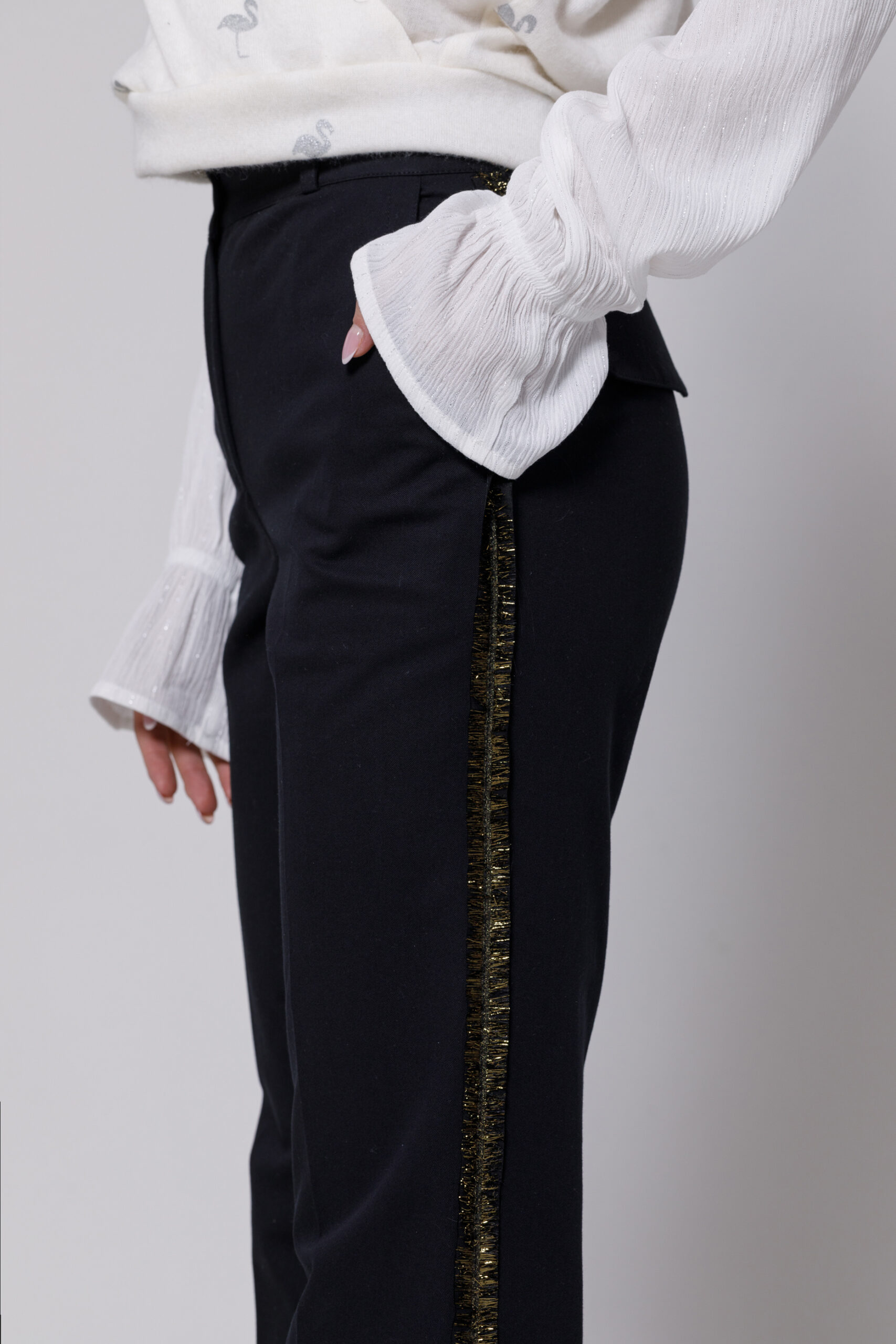 Pantalon GLADYS negru din tercot. Materiale naturale, design unicat, cu broderie si aplicatii handmade