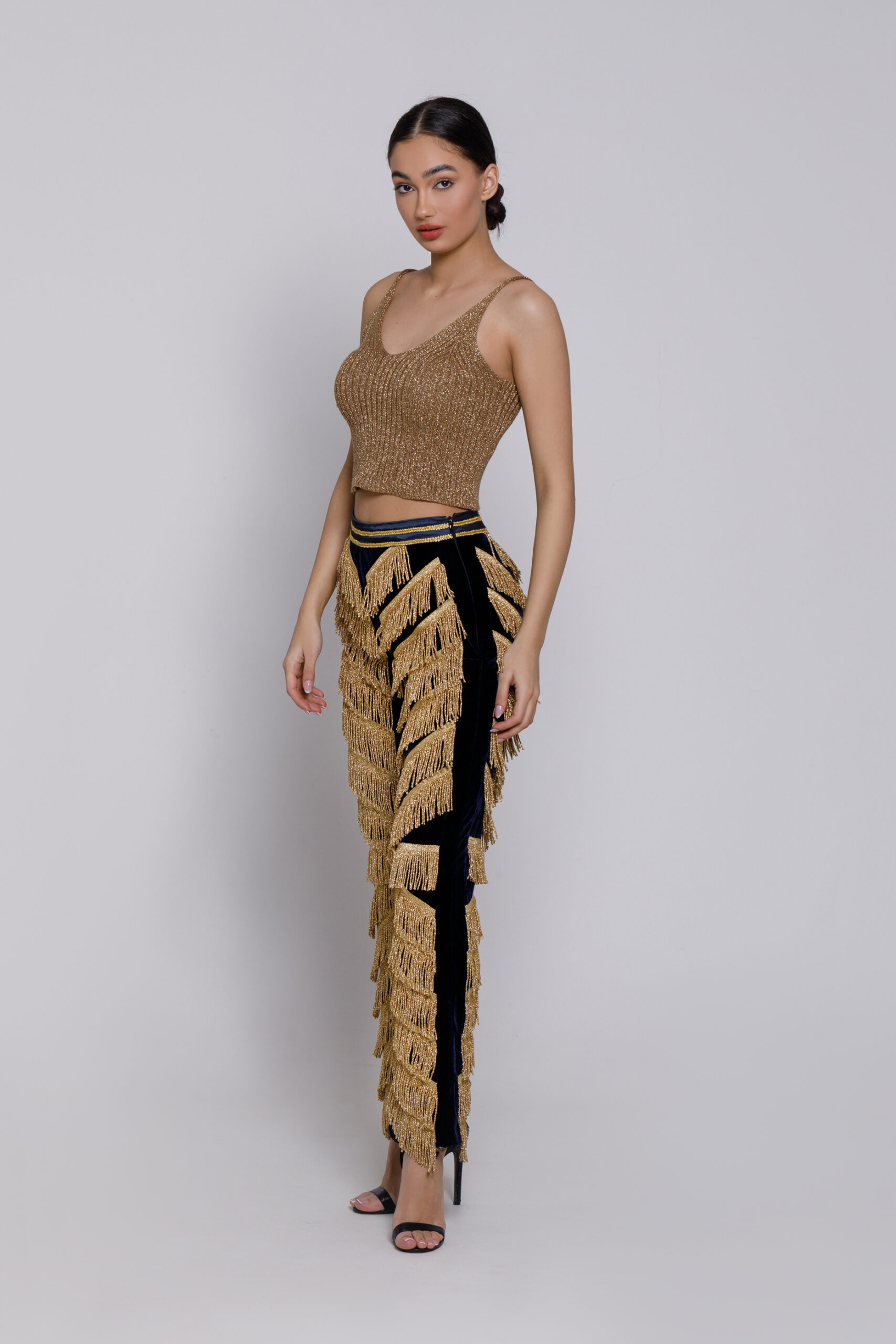 Pantalon IEZABEL  din catifea cu franjuri aurii. Materiale naturale, design unicat, cu broderie si aplicatii handmade