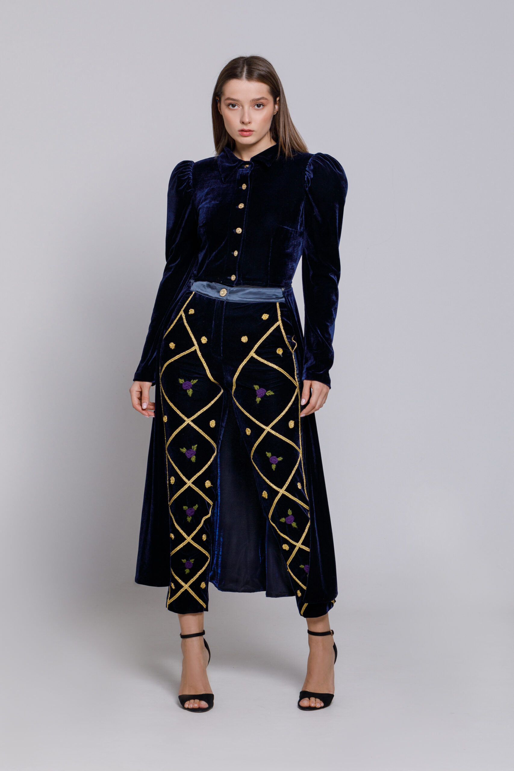 Pantalon TAMAR din catifea bleumarin cu romburi aurii. Materiale naturale, design unicat, cu broderie si aplicatii handmade