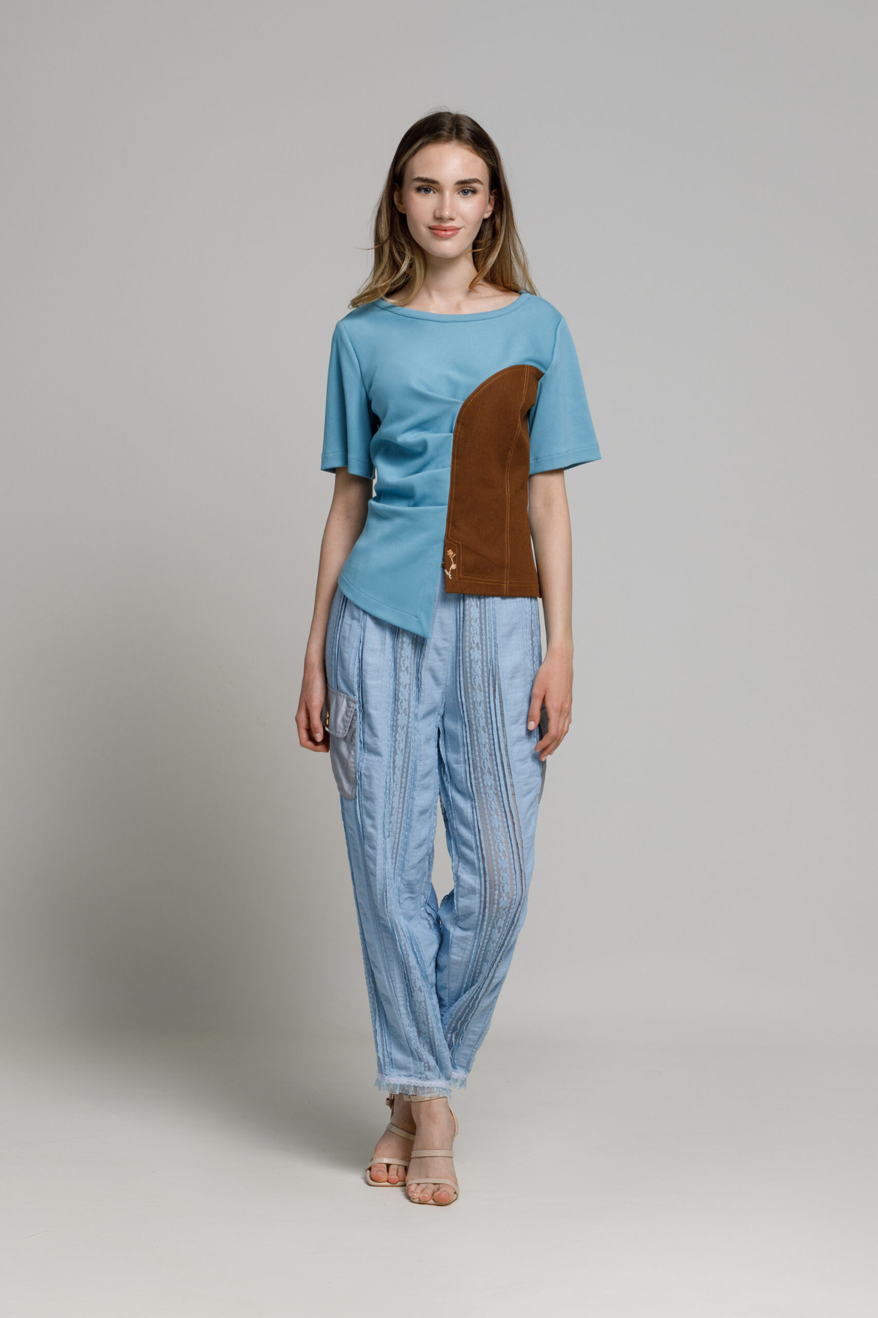 Bluza CHIARA bleu. Materiale naturale, design unicat, cu broderie si aplicatii handmade