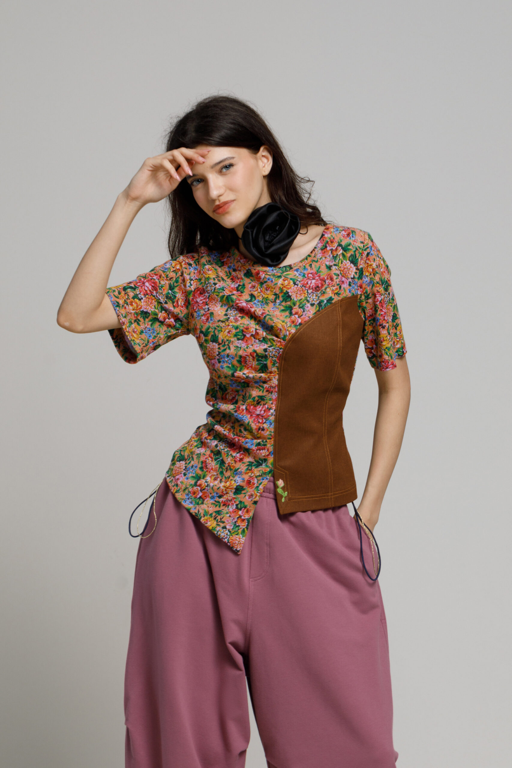 Bluza CHIARA cu imprimeu floral. Materiale naturale, design unicat, cu broderie si aplicatii handmade