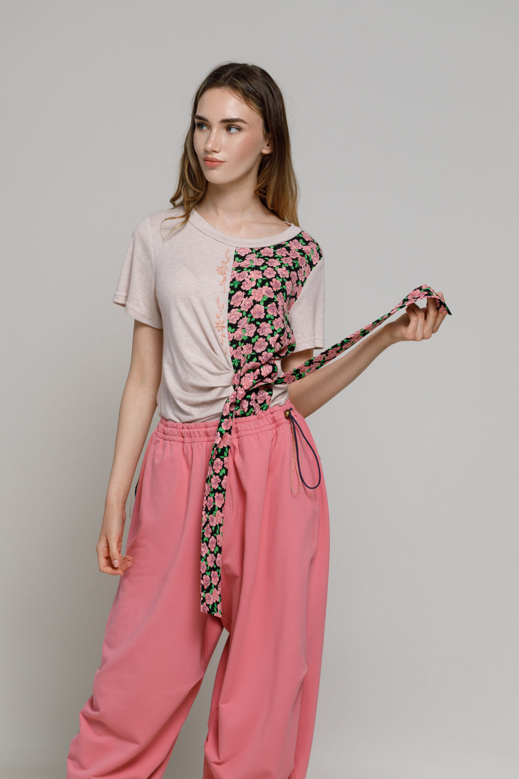 Bluza PAX  roz cu cordon. Materiale naturale, design unicat, cu broderie si aplicatii handmade