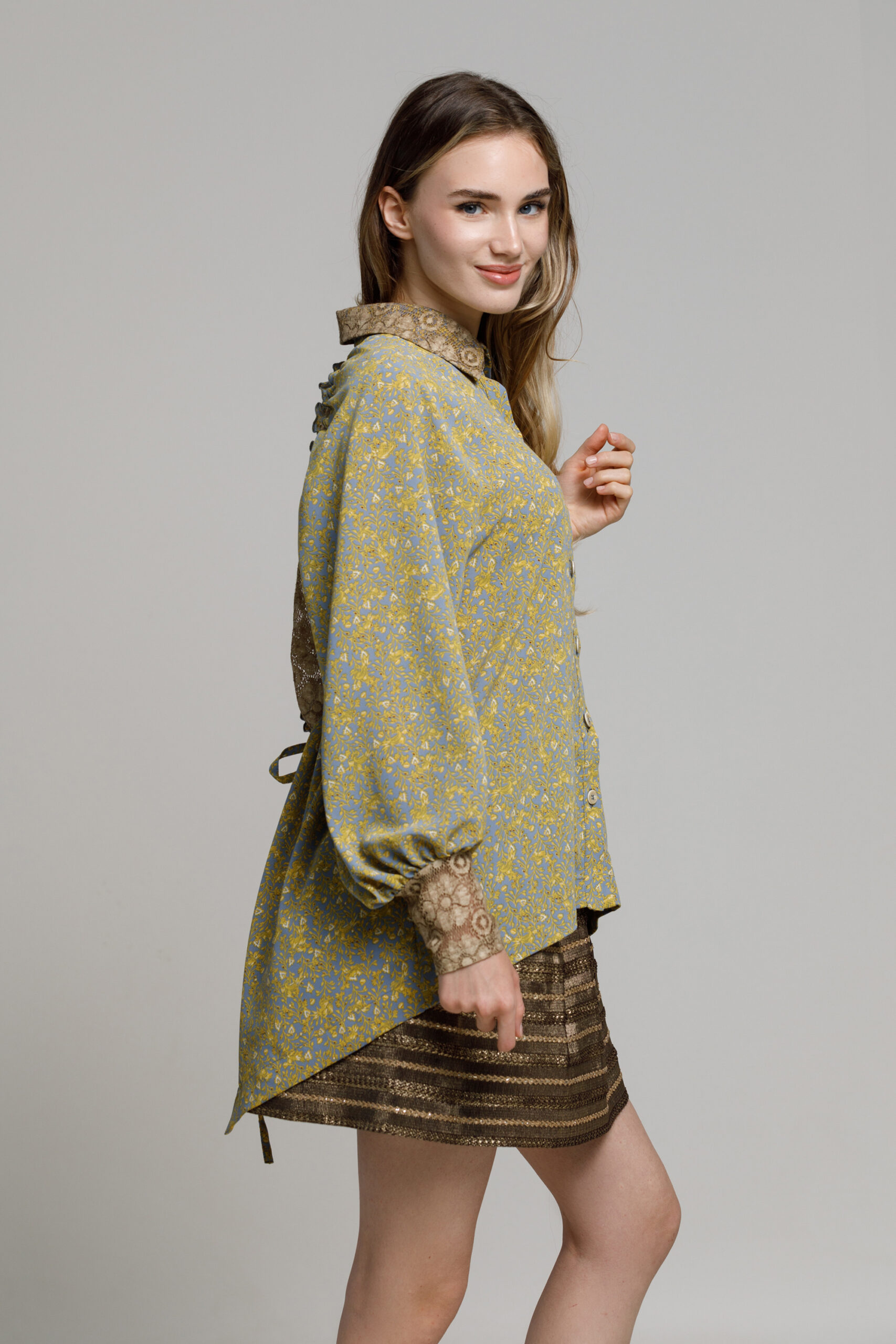 MARINA shirt with floral print. Natural fabrics, original design, handmade embroidery