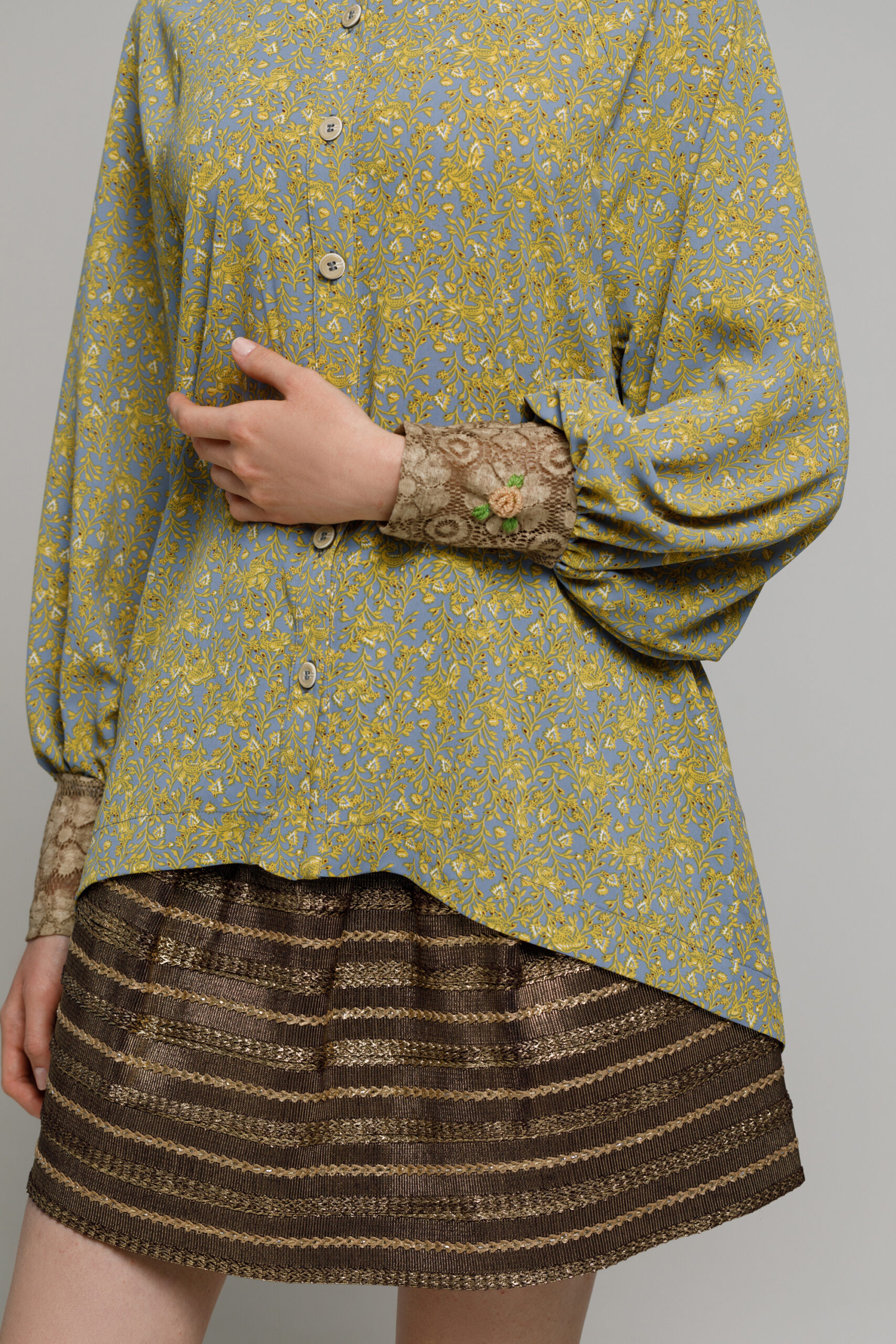 MARINA shirt with floral print. Natural fabrics, original design, handmade embroidery