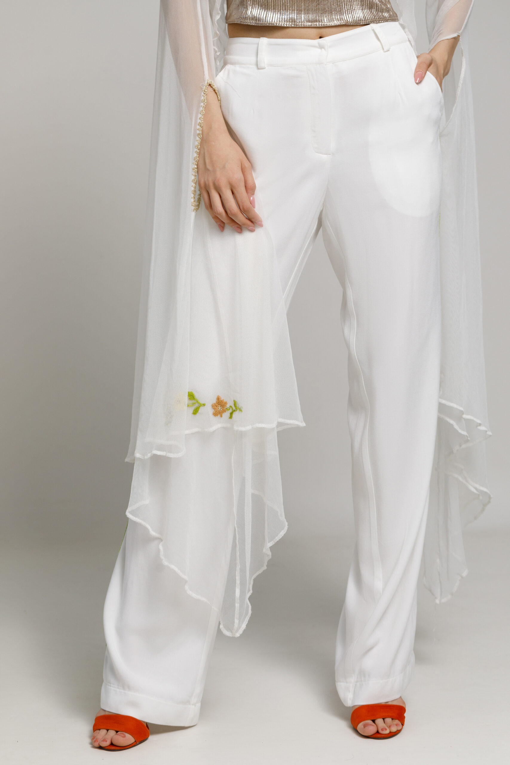 Pantalon GLADYS alb din viscoza. Materiale naturale, design unicat, cu broderie si aplicatii handmade