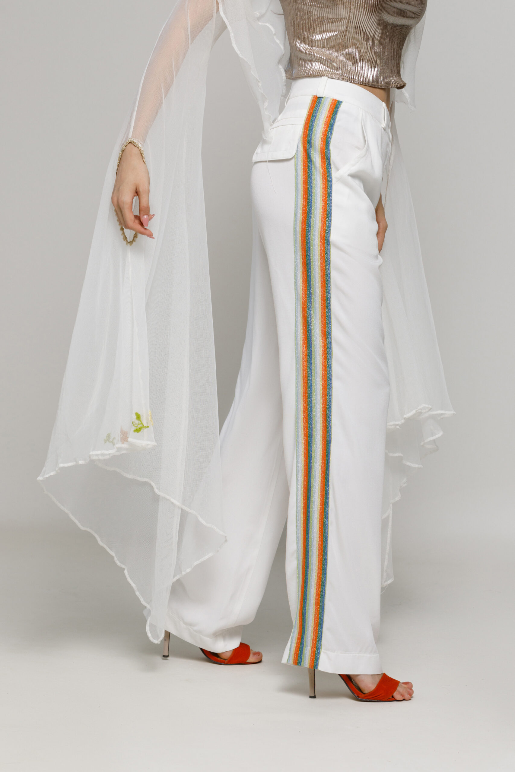 Pantalon GLADYS alb din viscoza. Materiale naturale, design unicat, cu broderie si aplicatii handmade
