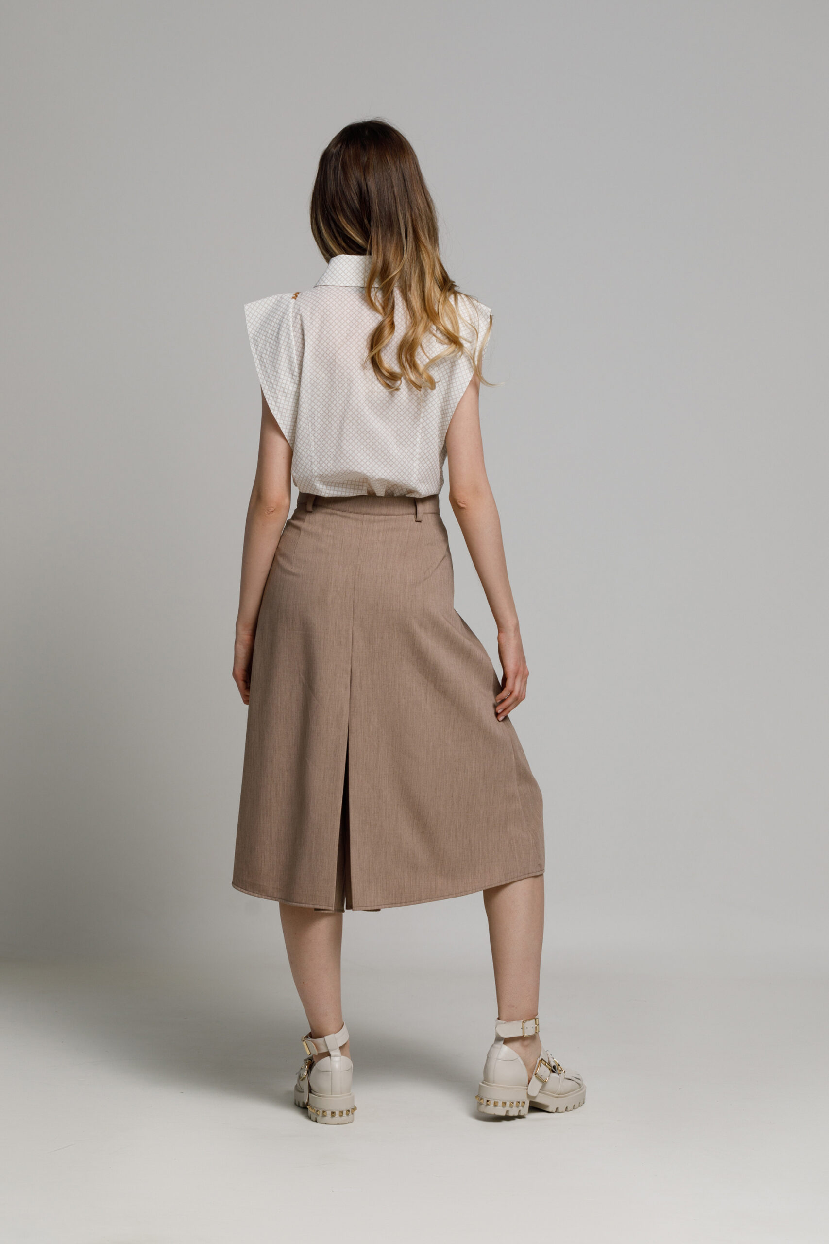 NEVIN Skirt - Pantalon in beige fabric. Natural fabrics, original design, handmade embroidery