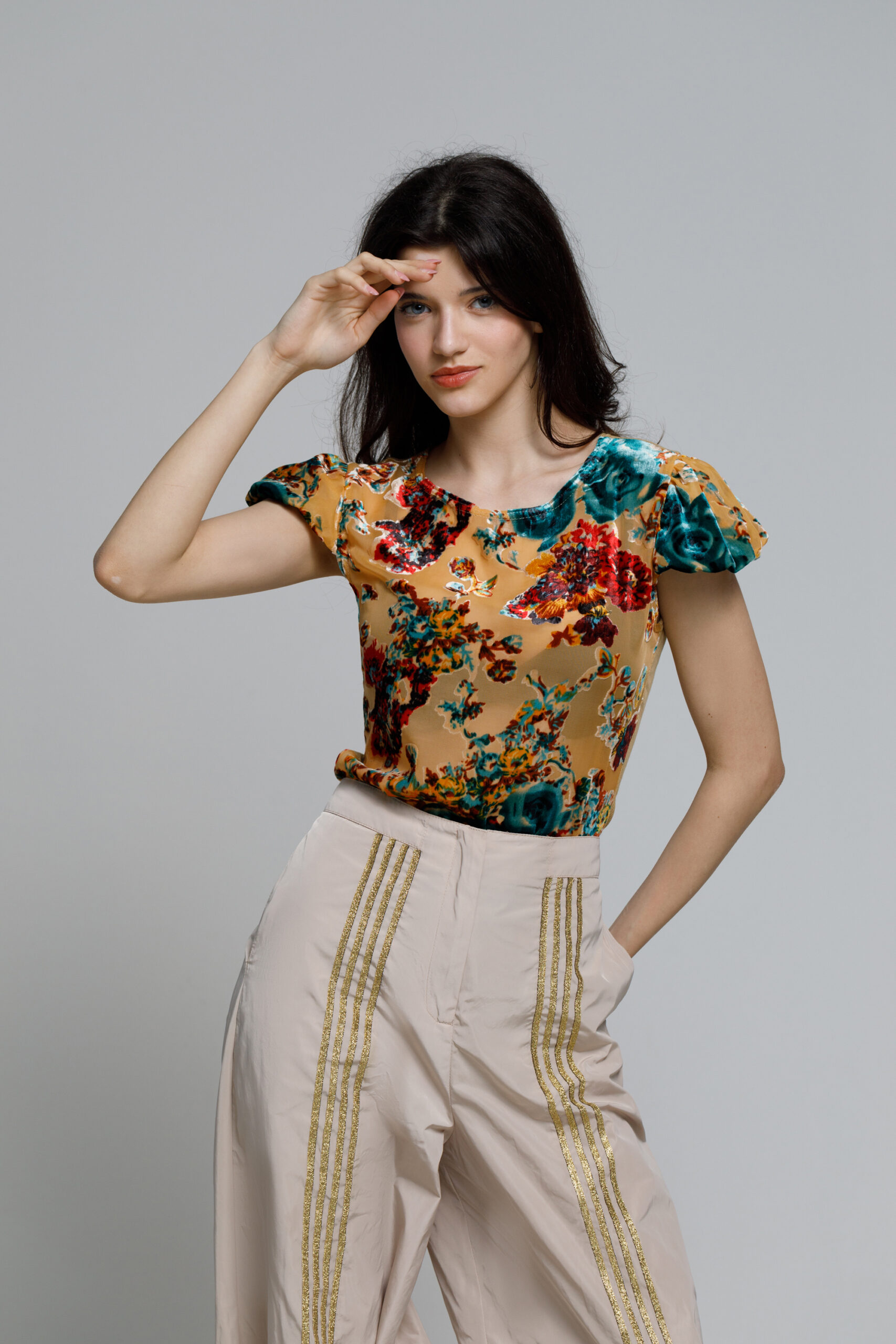 BELY2 blouse with velvet floral motifs. Natural fabrics, original design, handmade embroidery